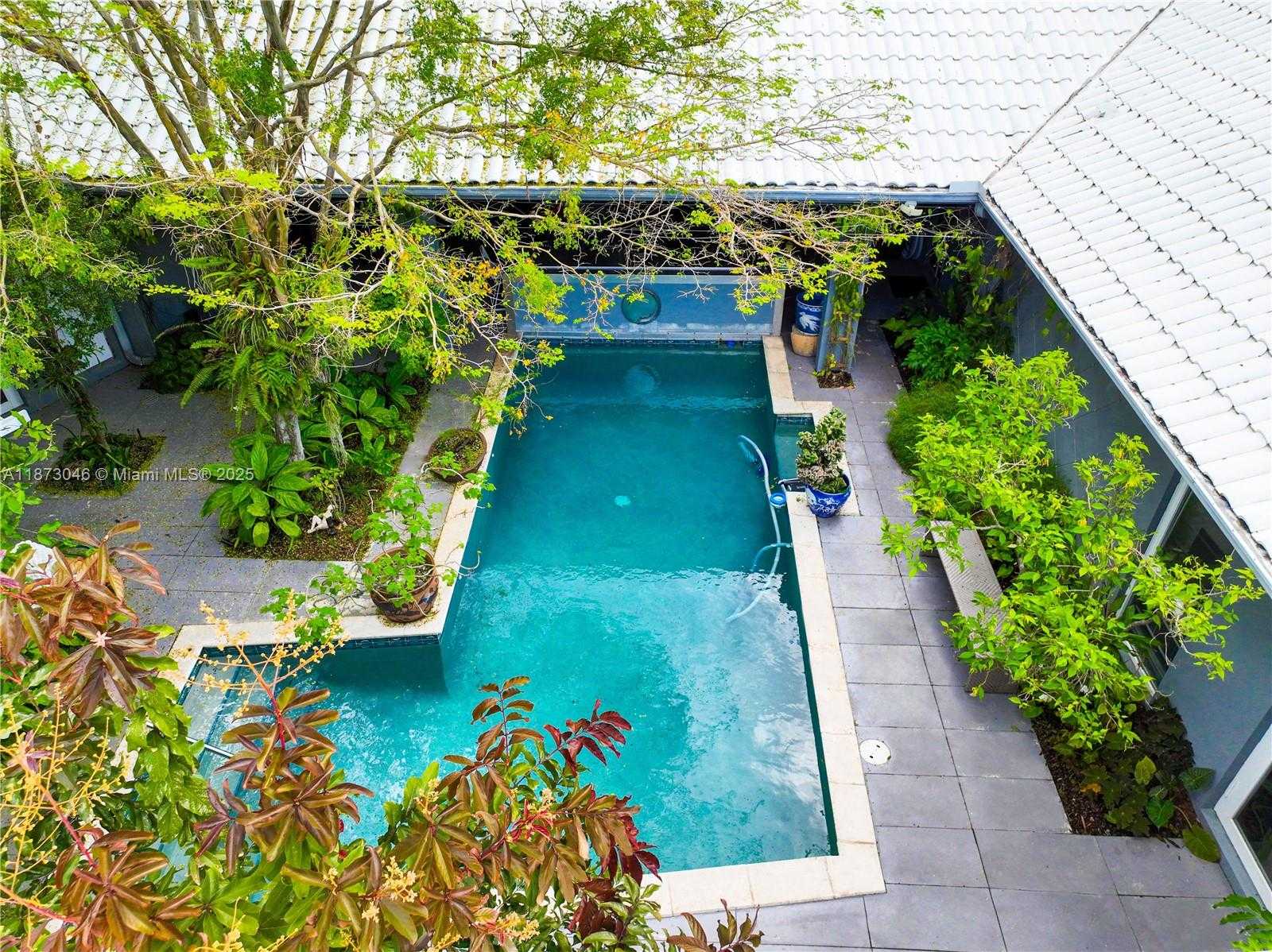Small Image of 2101 TIGERTAIL AVE, Miami Number 72