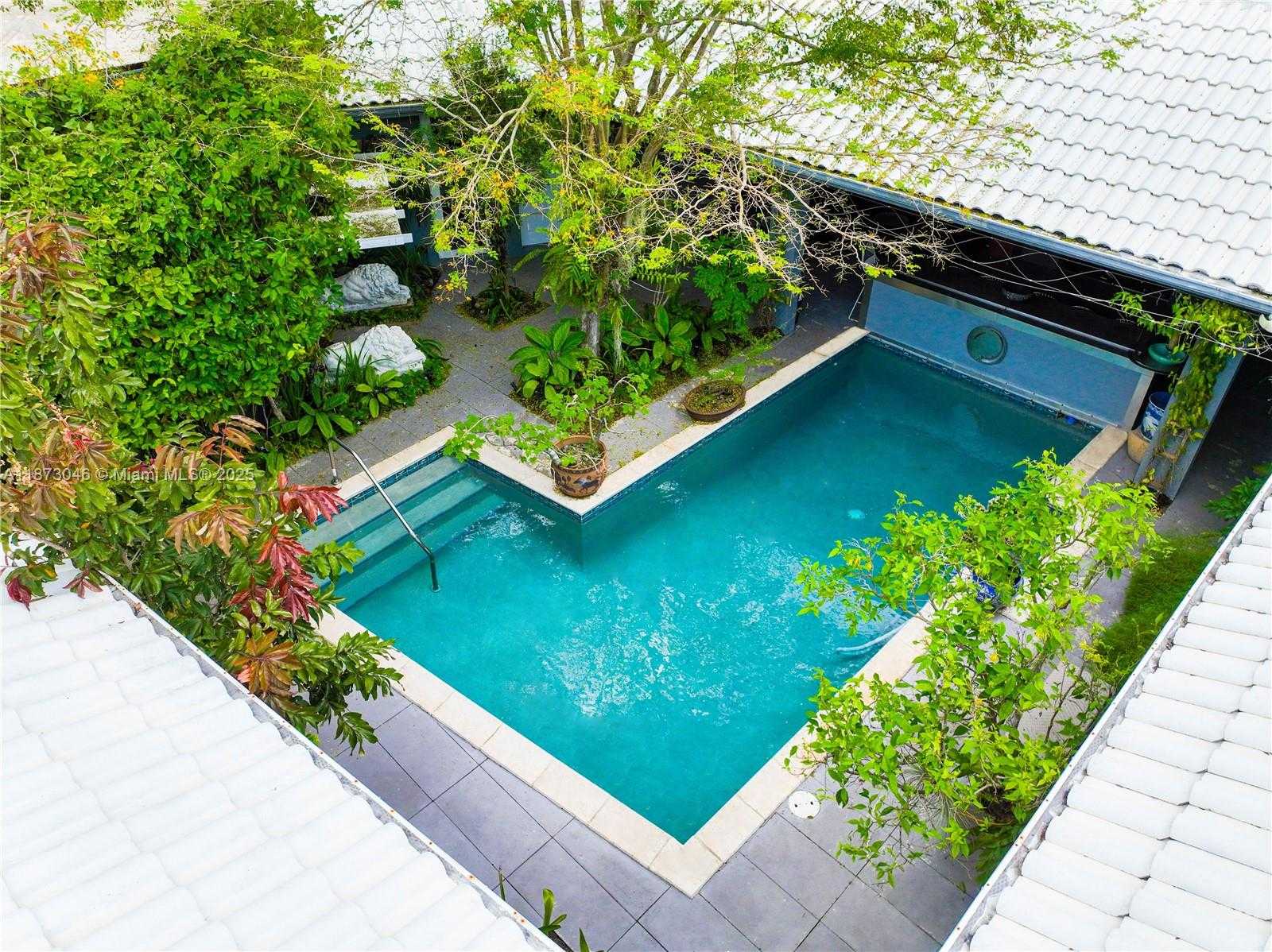 Small Image of 2101 TIGERTAIL AVE, Miami Number 73