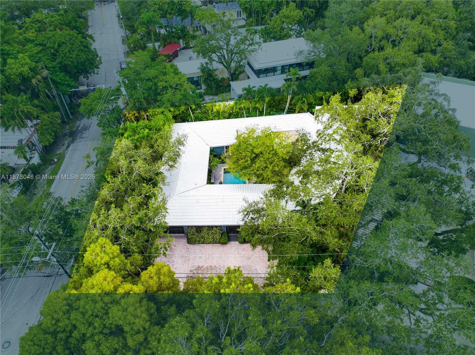 Small Image of 2101 TIGERTAIL AVE, Miami Number 74