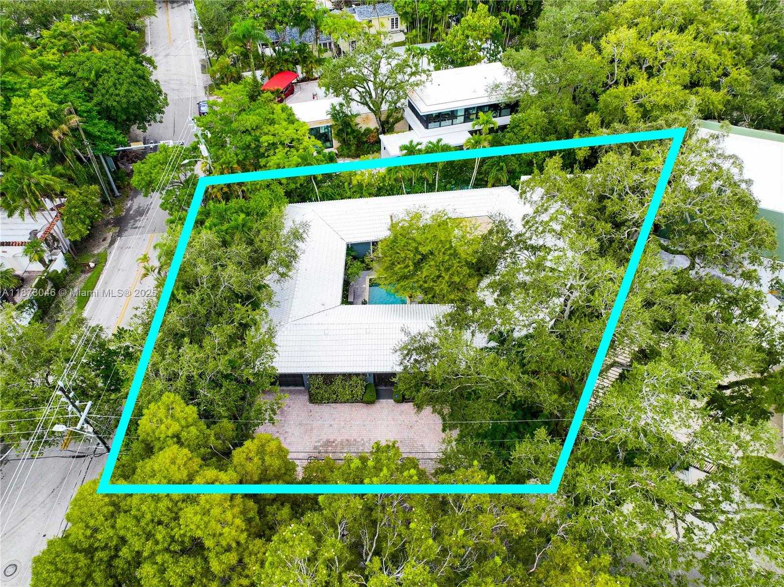 Small Image of 2101 TIGERTAIL AVE, Miami Number 75