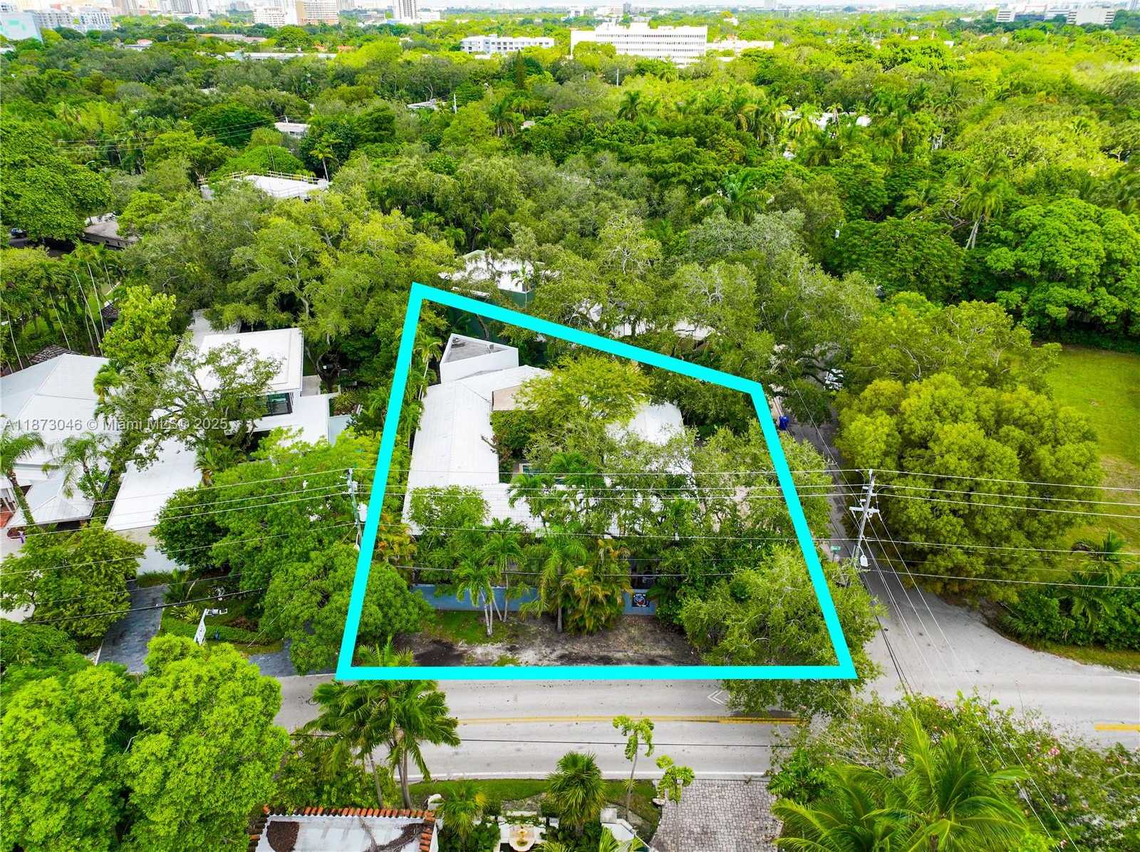Small Image of 2101 TIGERTAIL AVE, Miami Number 76