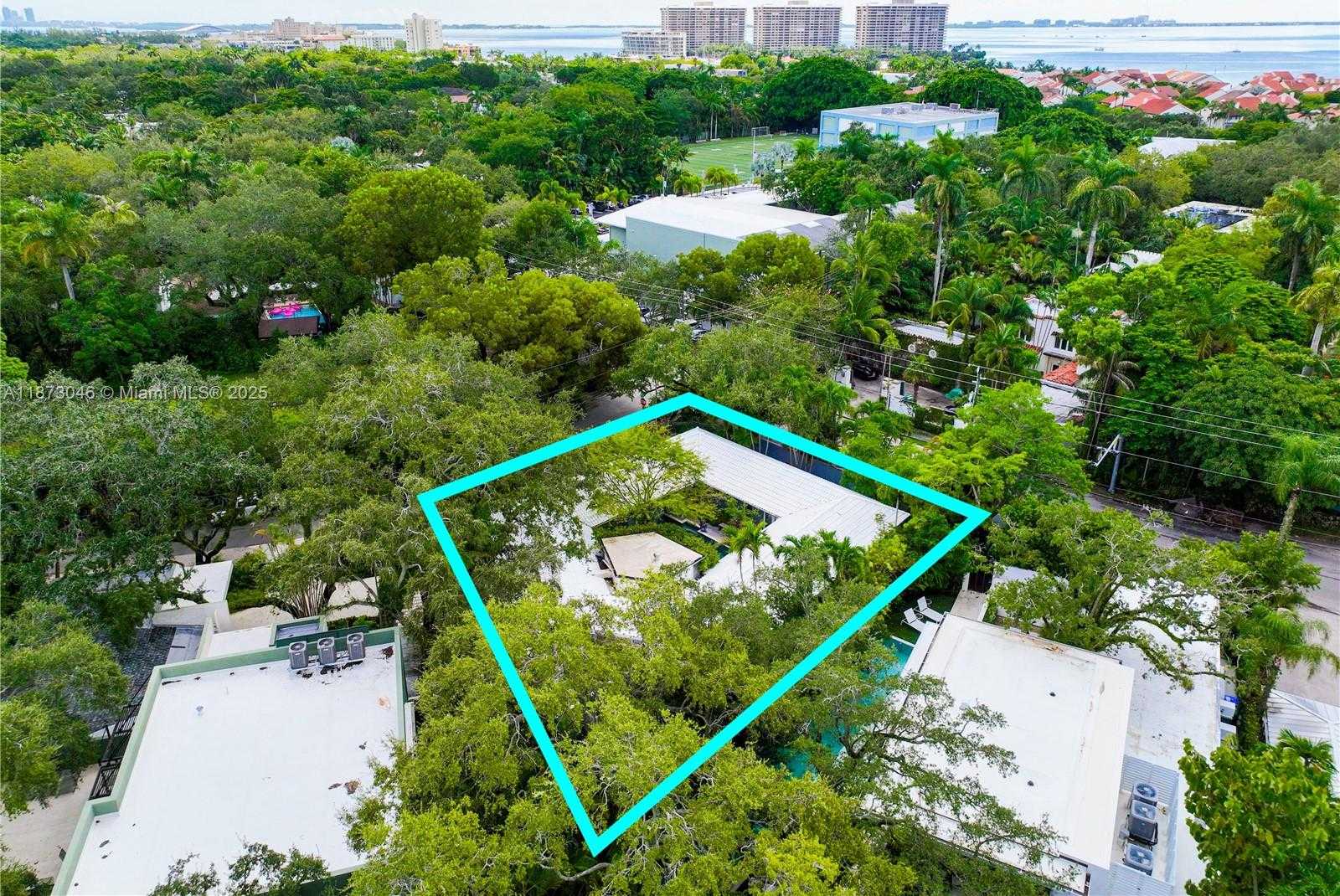 Small Image of 2101 TIGERTAIL AVE, Miami Number 77