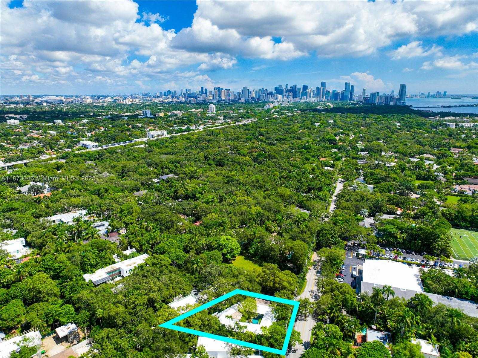 Small Image of 2101 TIGERTAIL AVE, Miami Number 83
