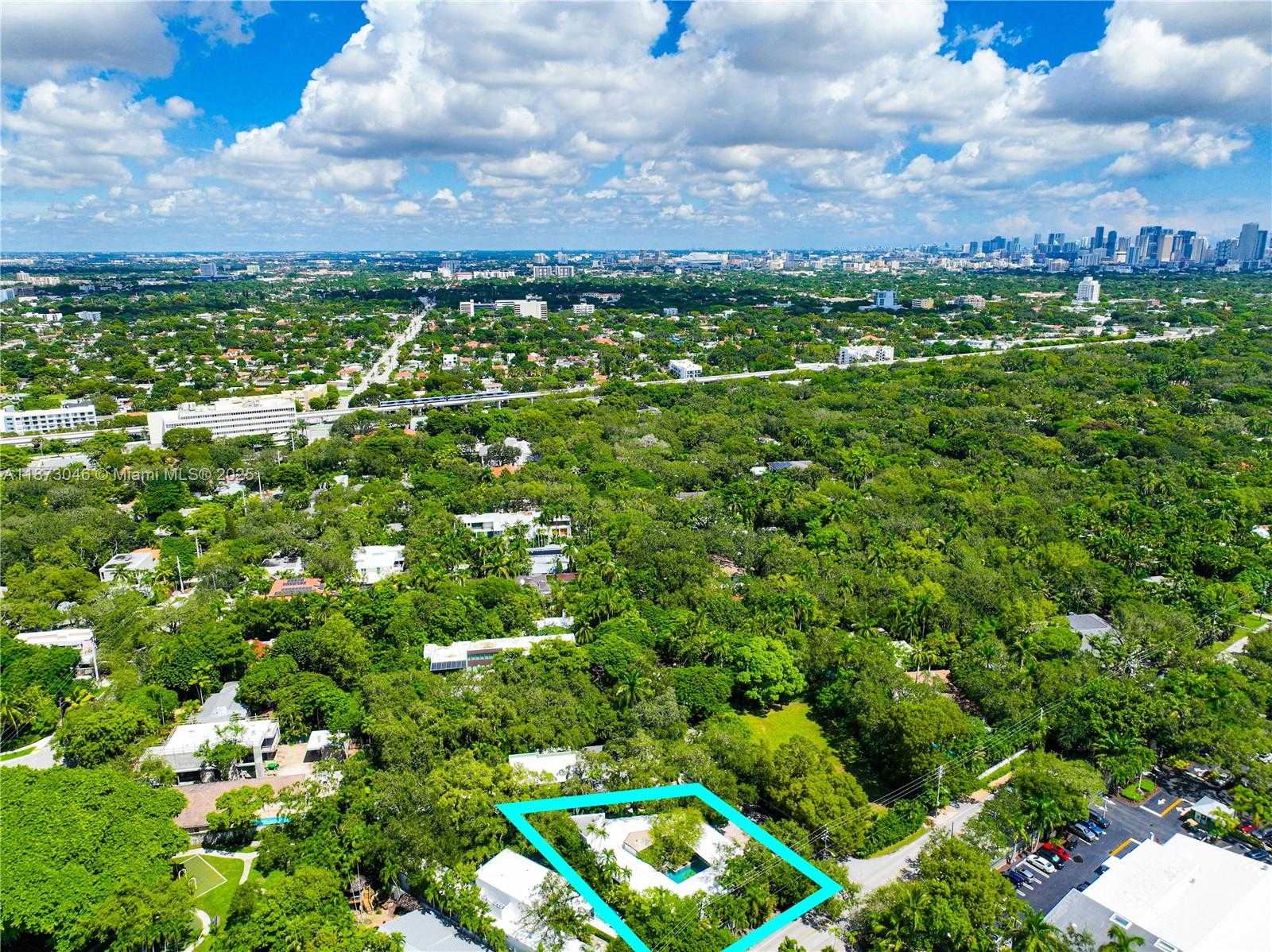 Small Image of 2101 TIGERTAIL AVE, Miami Number 84