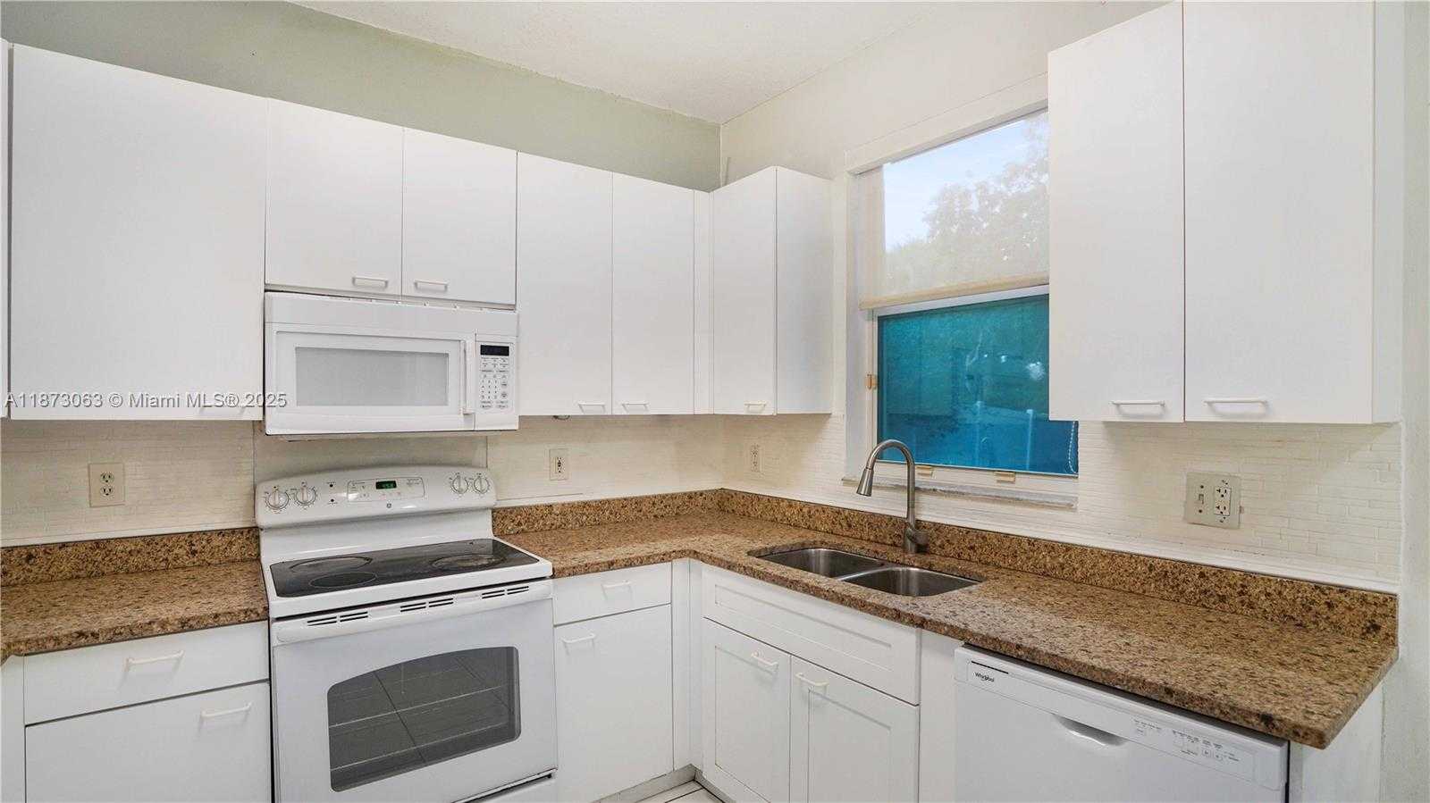 Small Image of 1498 NORTH WEST 153RD LN, Pembroke Pines Number 14