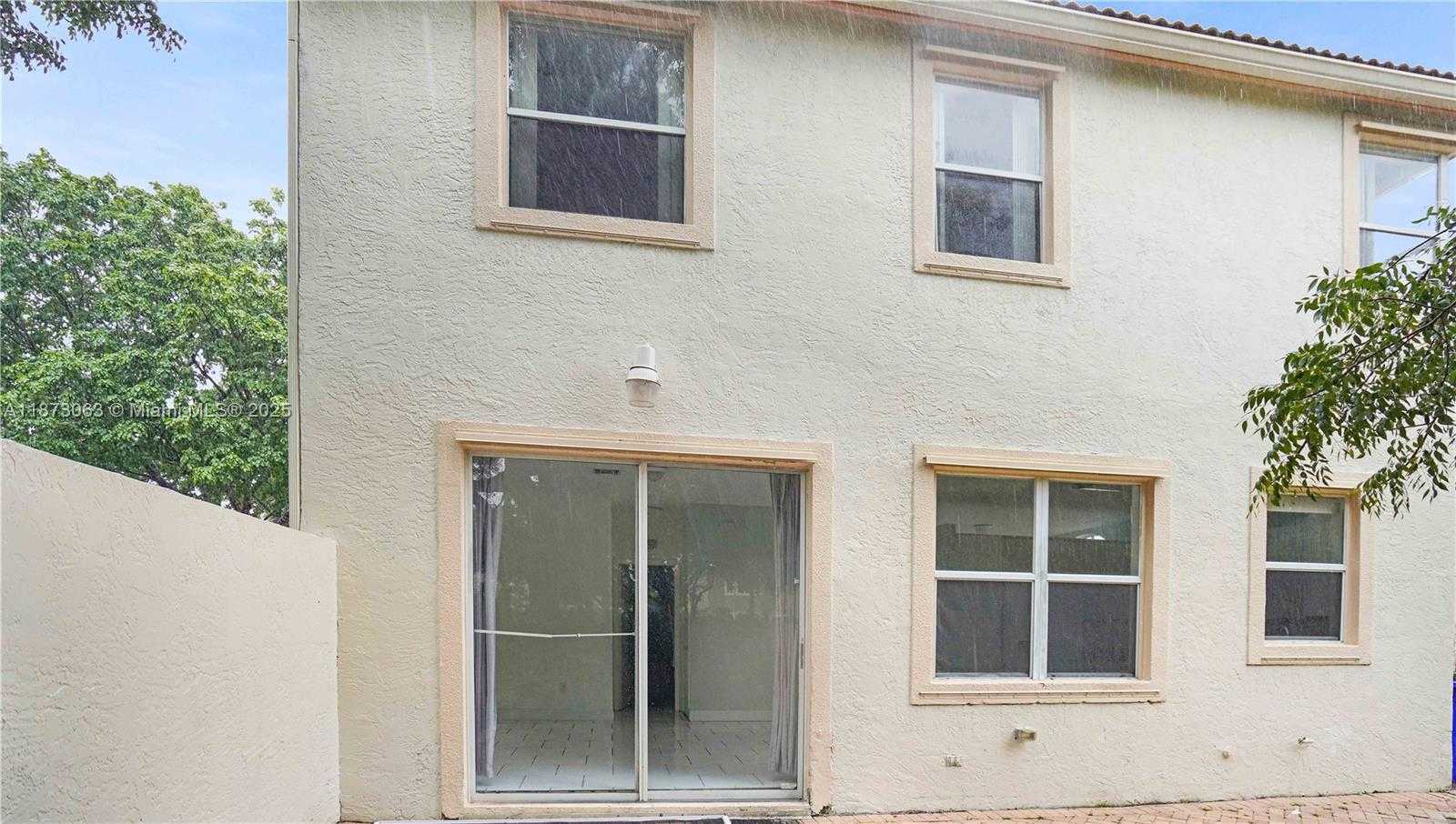 Small Image of 1498 NORTH WEST 153RD LN, Pembroke Pines Number 48