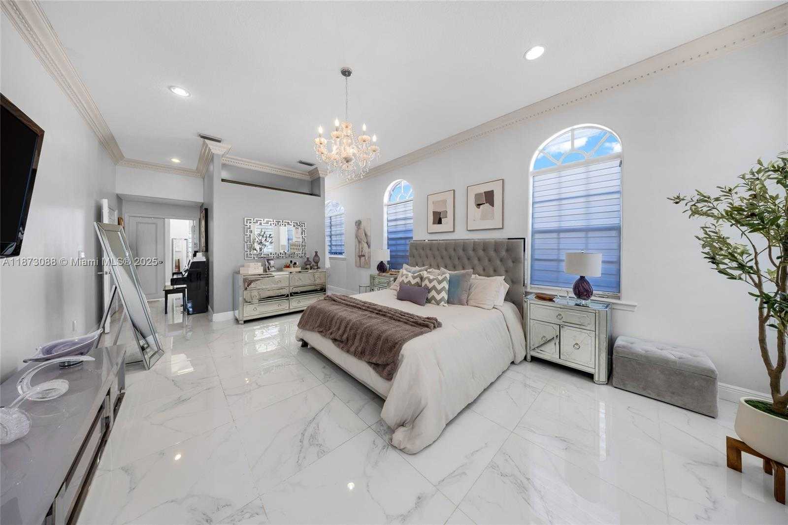 Small Image of 13215 SOUTH WEST 53RD ST, Miami Number 25