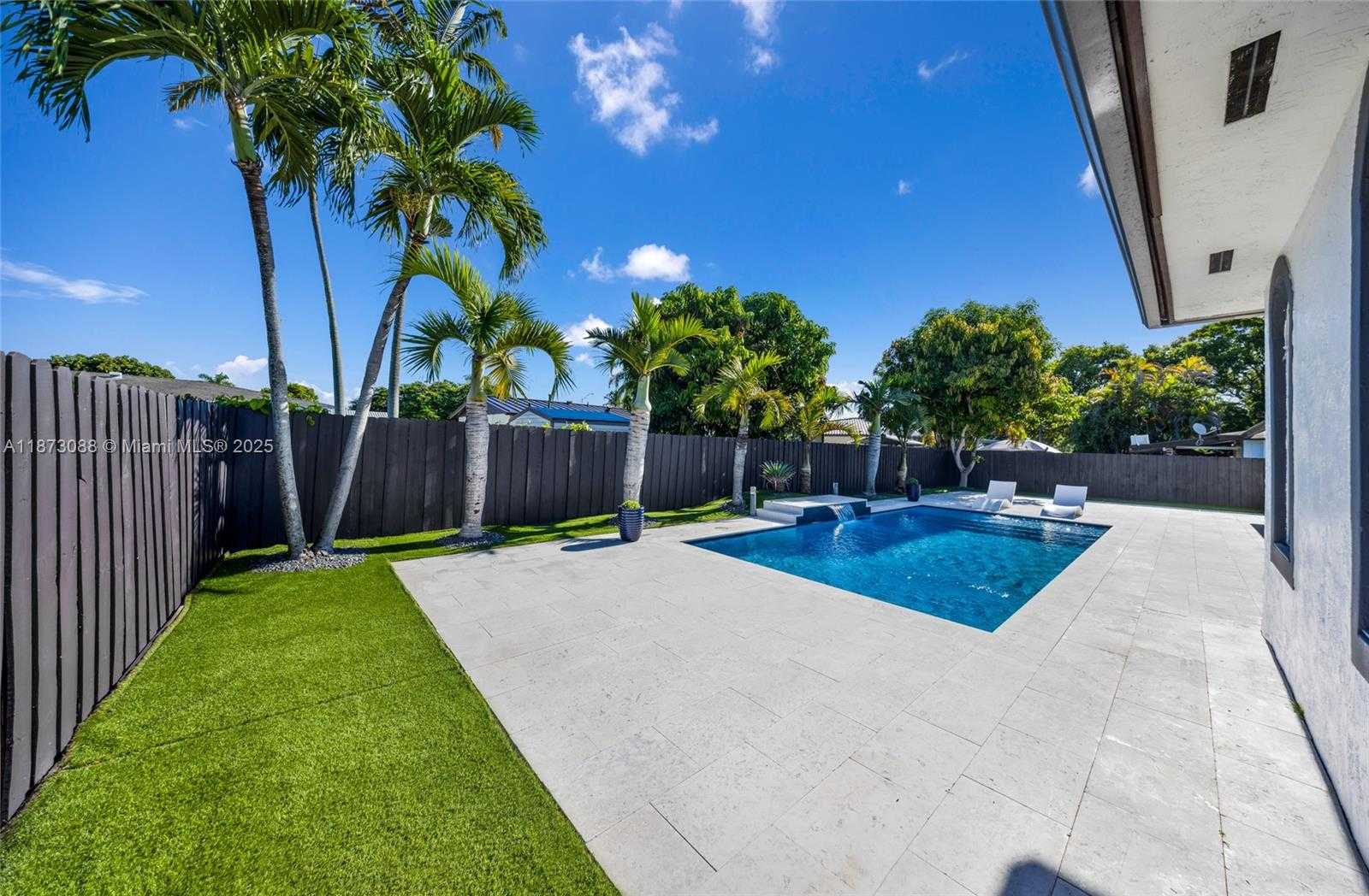 Small Image of 13215 SOUTH WEST 53RD ST, Miami Number 41