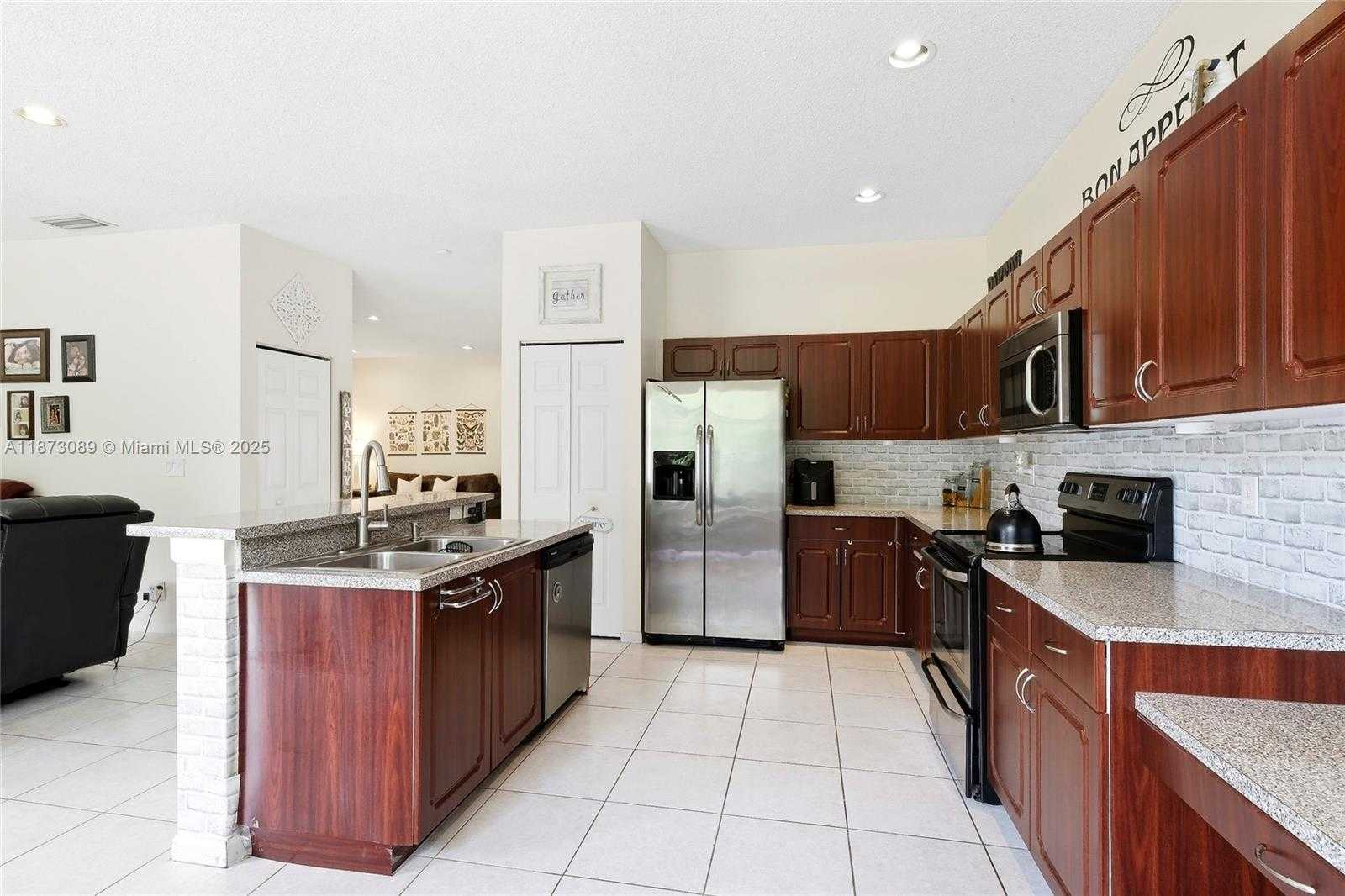 Small Image of 15025 SOUTH WEST 19TH CT, Miramar Number 3