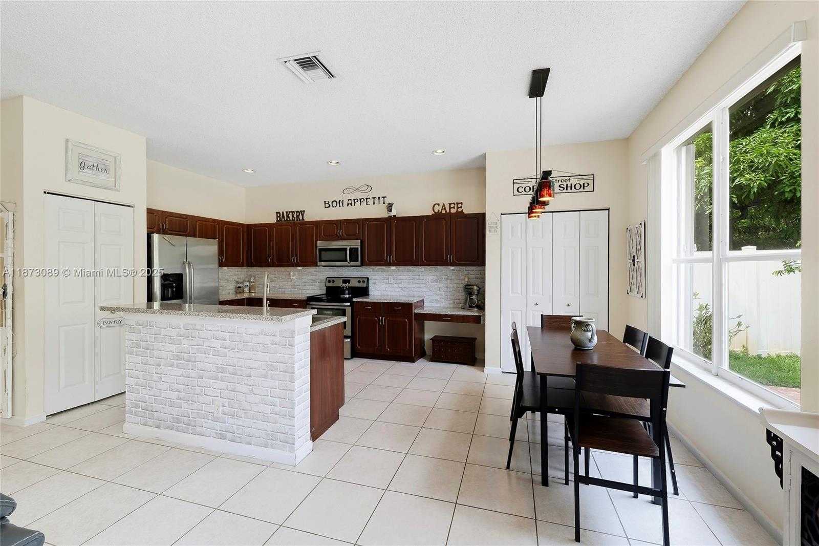 Small Image of 15025 SOUTH WEST 19TH CT, Miramar Number 6