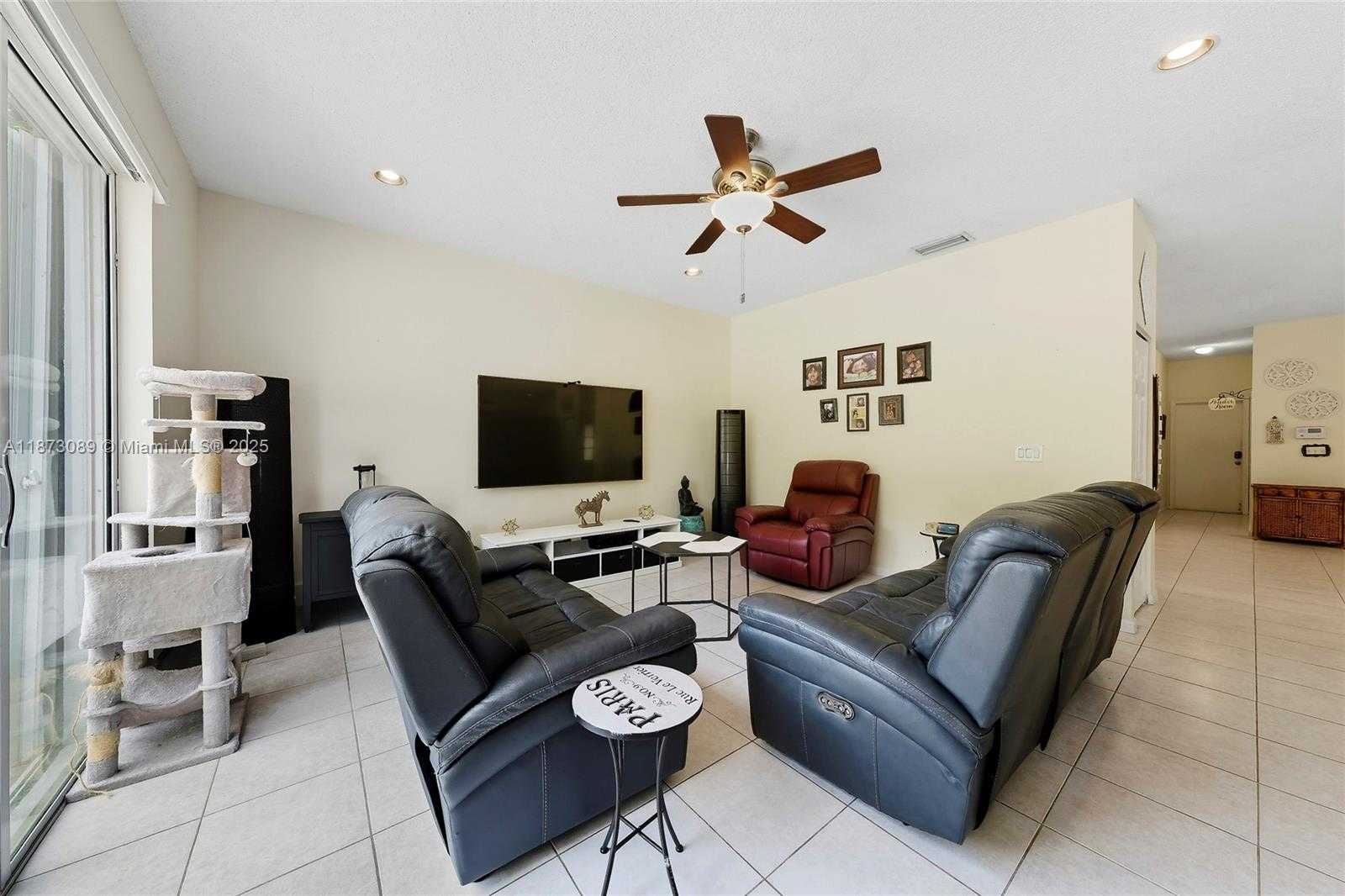 Small Image of 15025 SOUTH WEST 19TH CT, Miramar Number 7