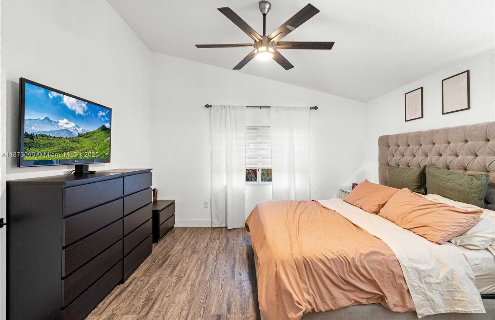 Small Image of 9261 SOUTH WEST 208TH TER, Cutler Bay Number 19