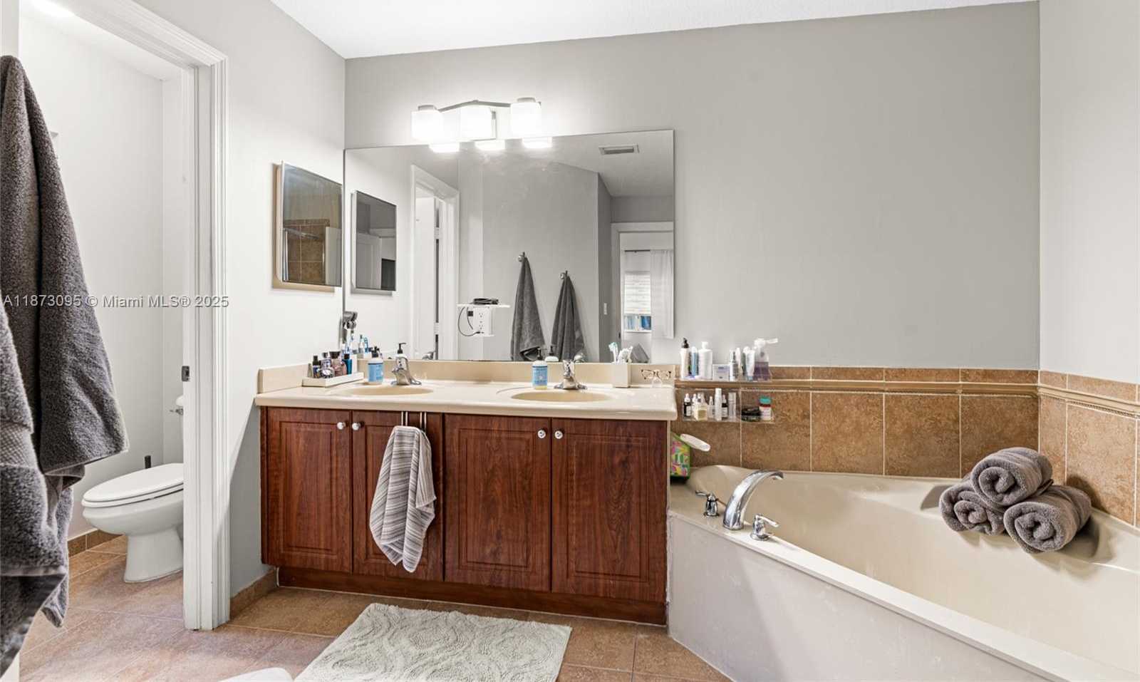 Small Image of 9261 SOUTH WEST 208TH TER, Cutler Bay Number 22
