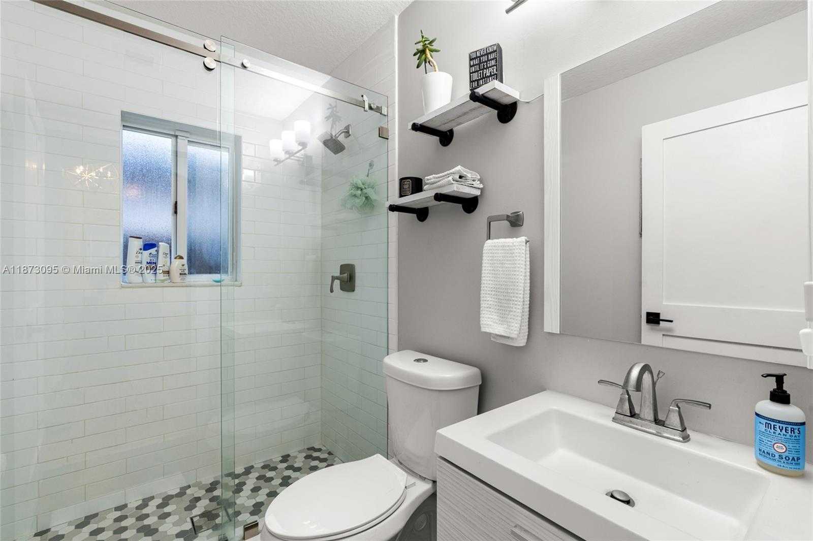 Small Image of 9261 SOUTH WEST 208TH TER, Cutler Bay Number 26