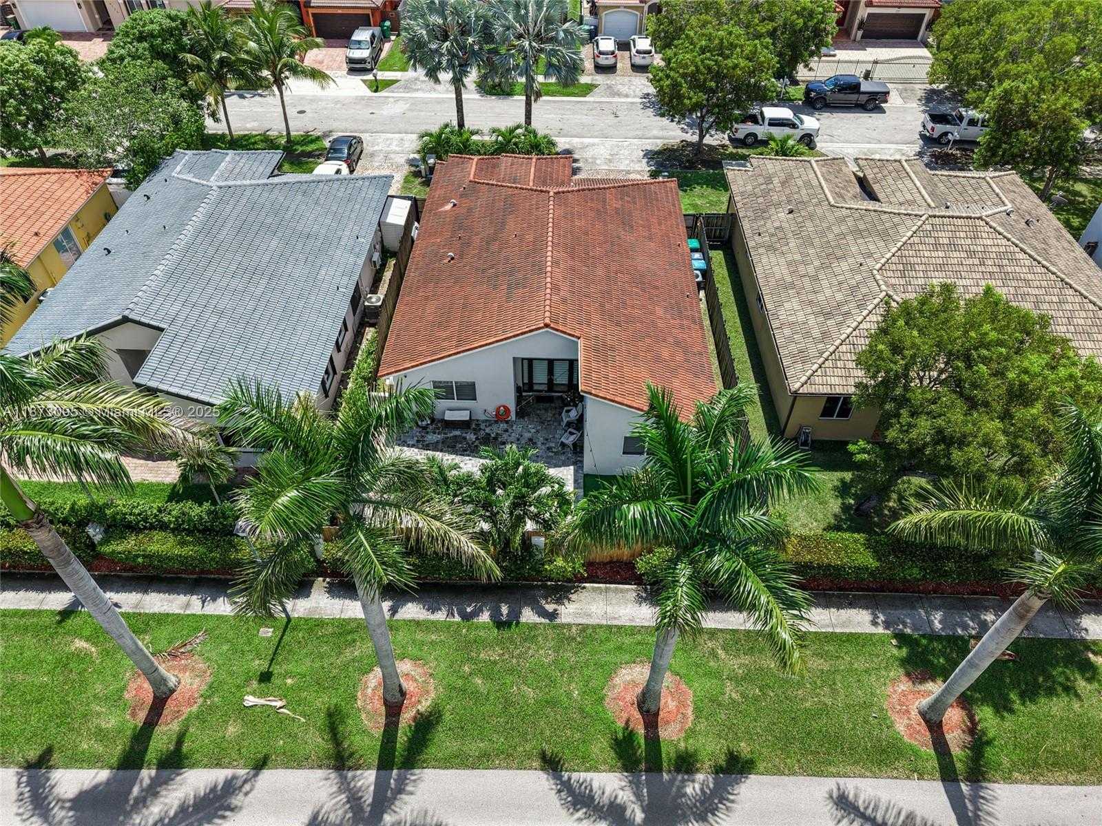 Small Image of 9261 SOUTH WEST 208TH TER, Cutler Bay Number 33