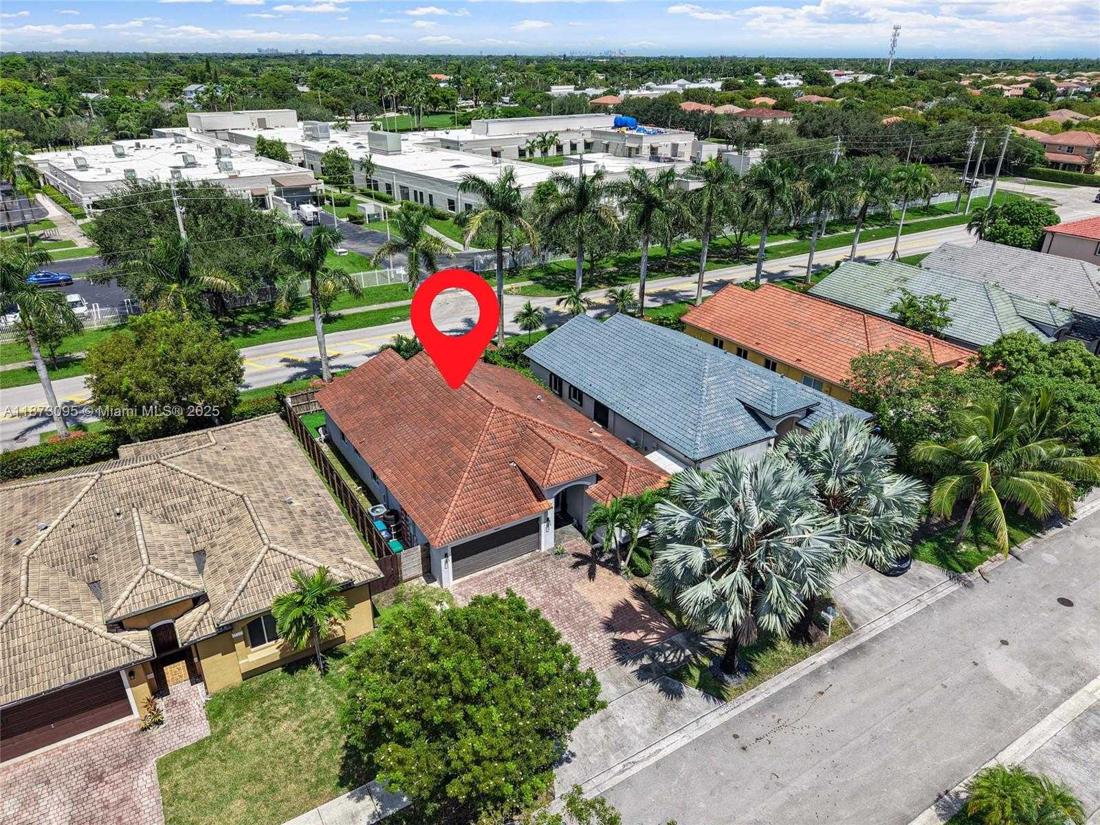 Small Image of 9261 SOUTH WEST 208TH TER, Cutler Bay Number 35