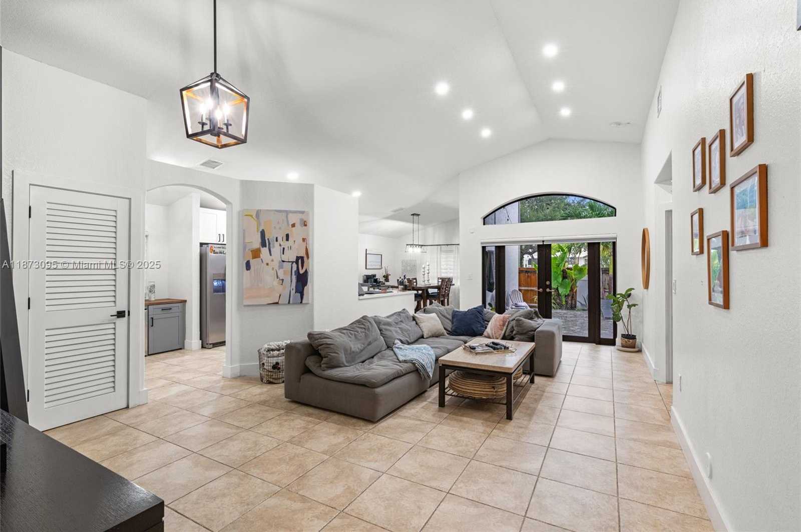 Small Image of 9261 SOUTH WEST 208TH TER, Cutler Bay Number 7