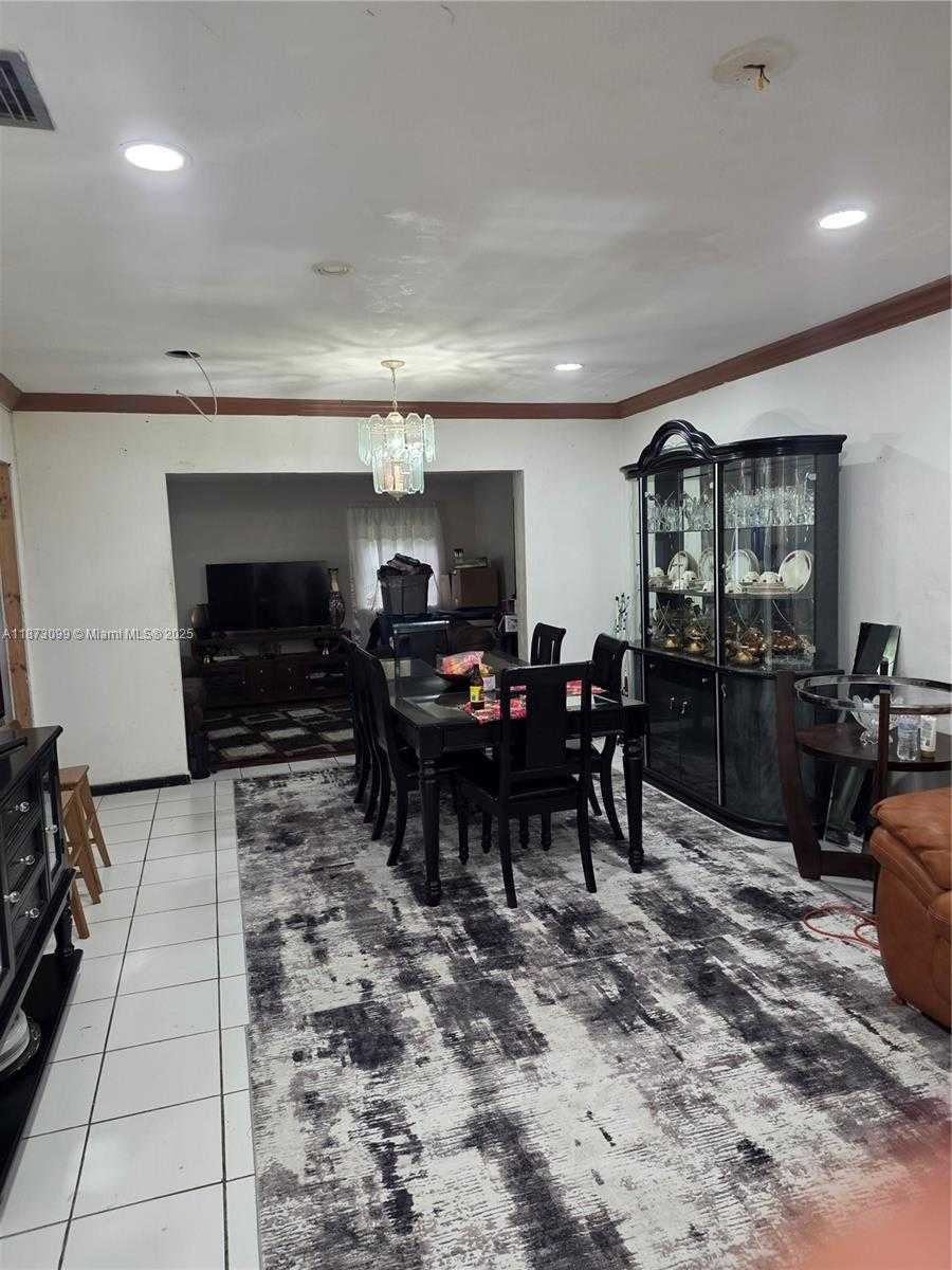 Small Image of 1010 NORTH WEST 196TH ST, Miami Gardens Number 2