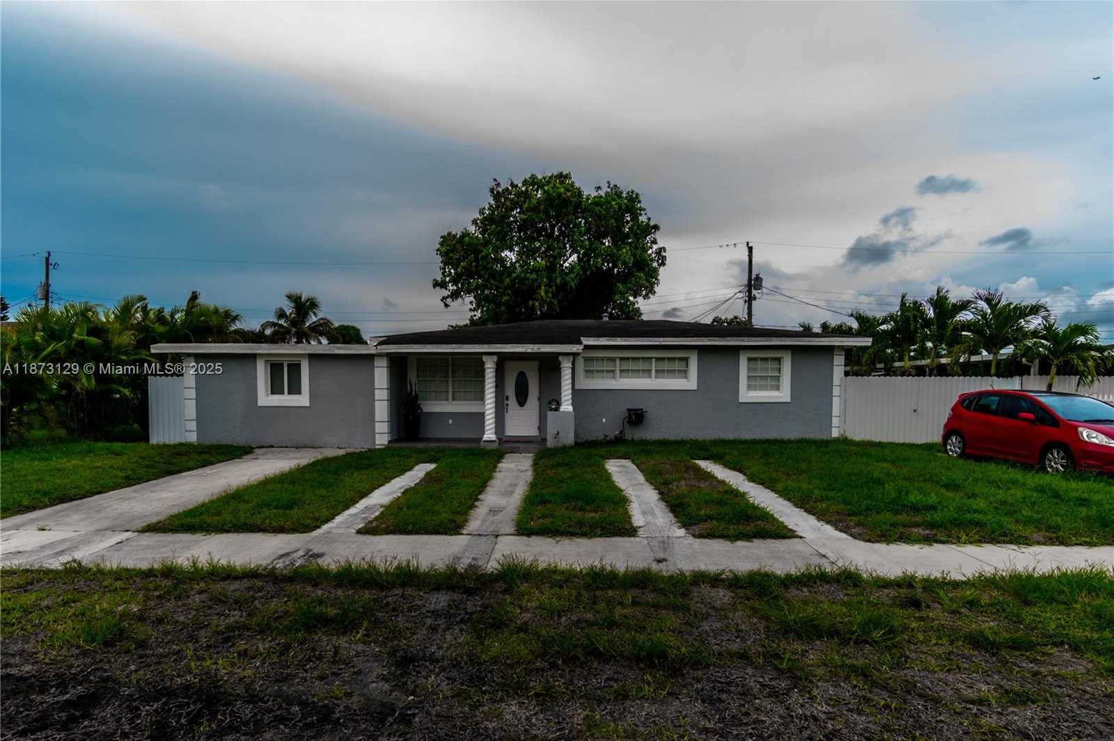 Small Image of 3291 NORTH WEST 171ST TER, Miami Gardens Number 2