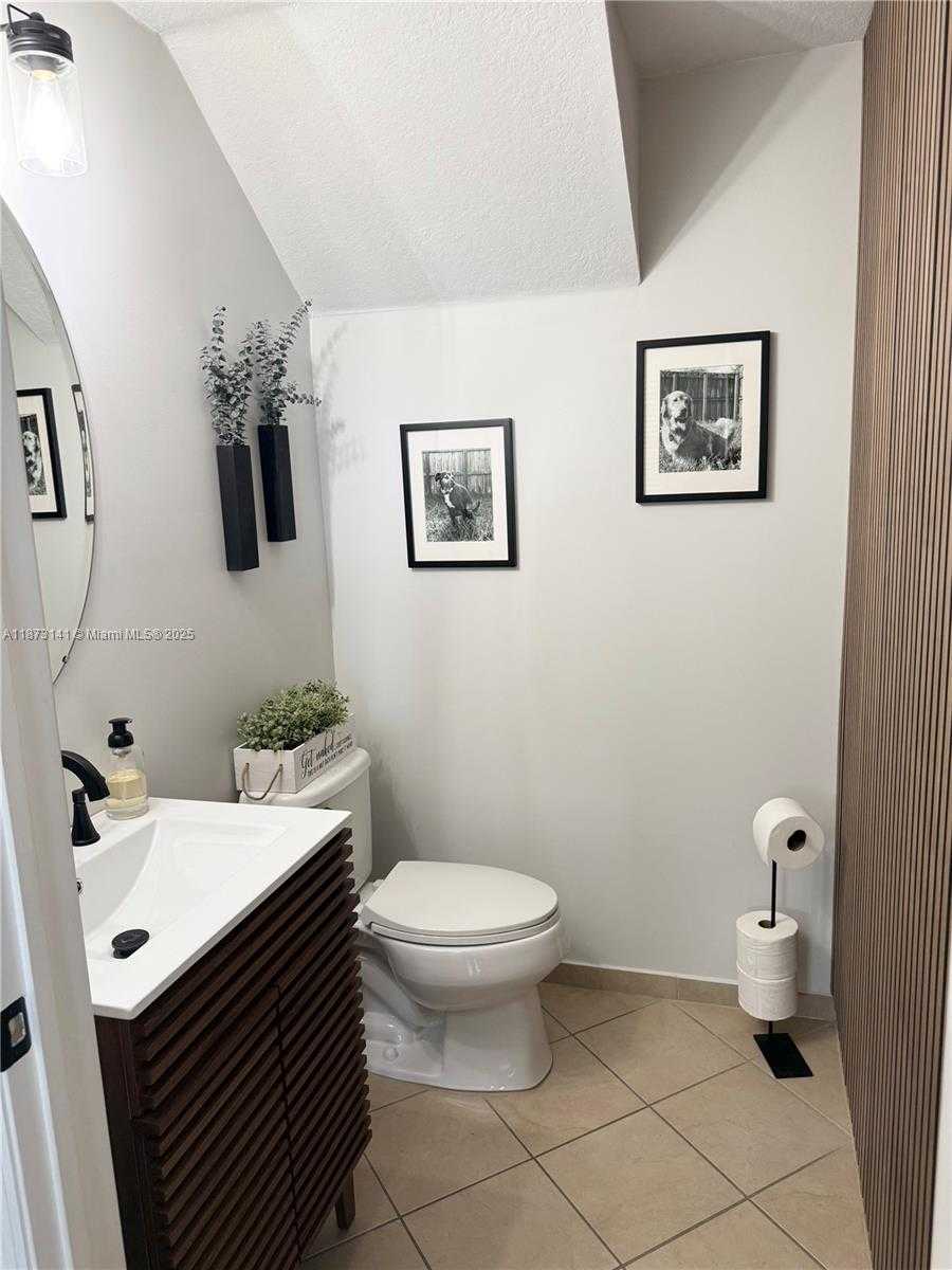 Small Image of 3372 SOUTH EAST 7TH CT, Homestead Number 10