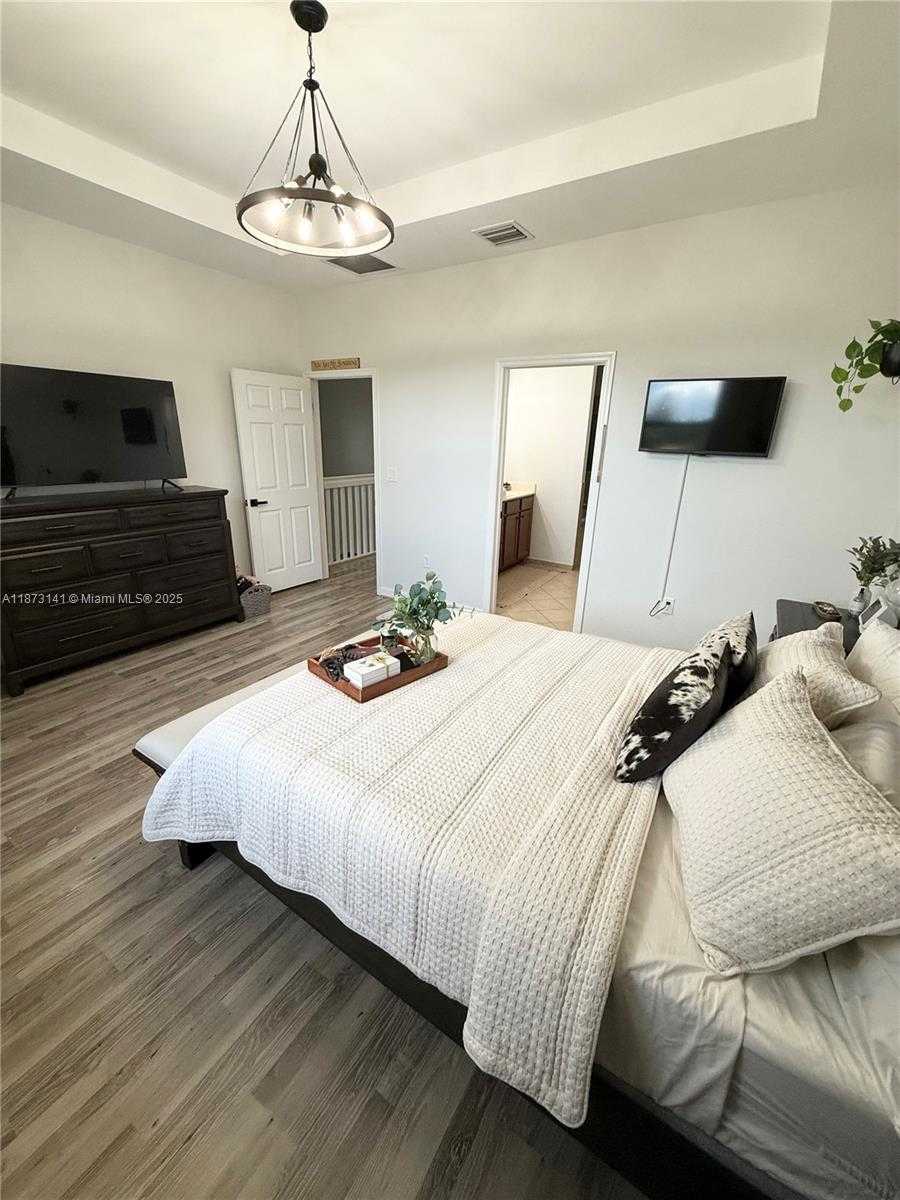 Small Image of 3372 SOUTH EAST 7TH CT, Homestead Number 16