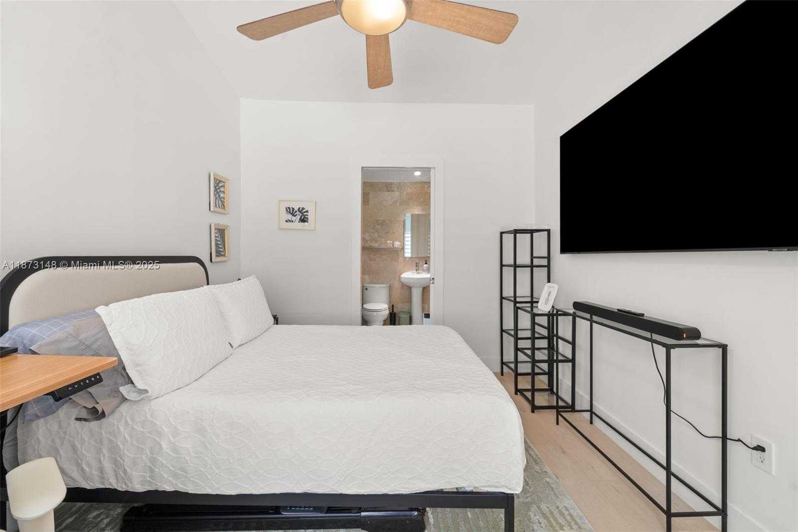 Small Image of 5 NORTH WEST 107TH ST, Miami Shores Number 11