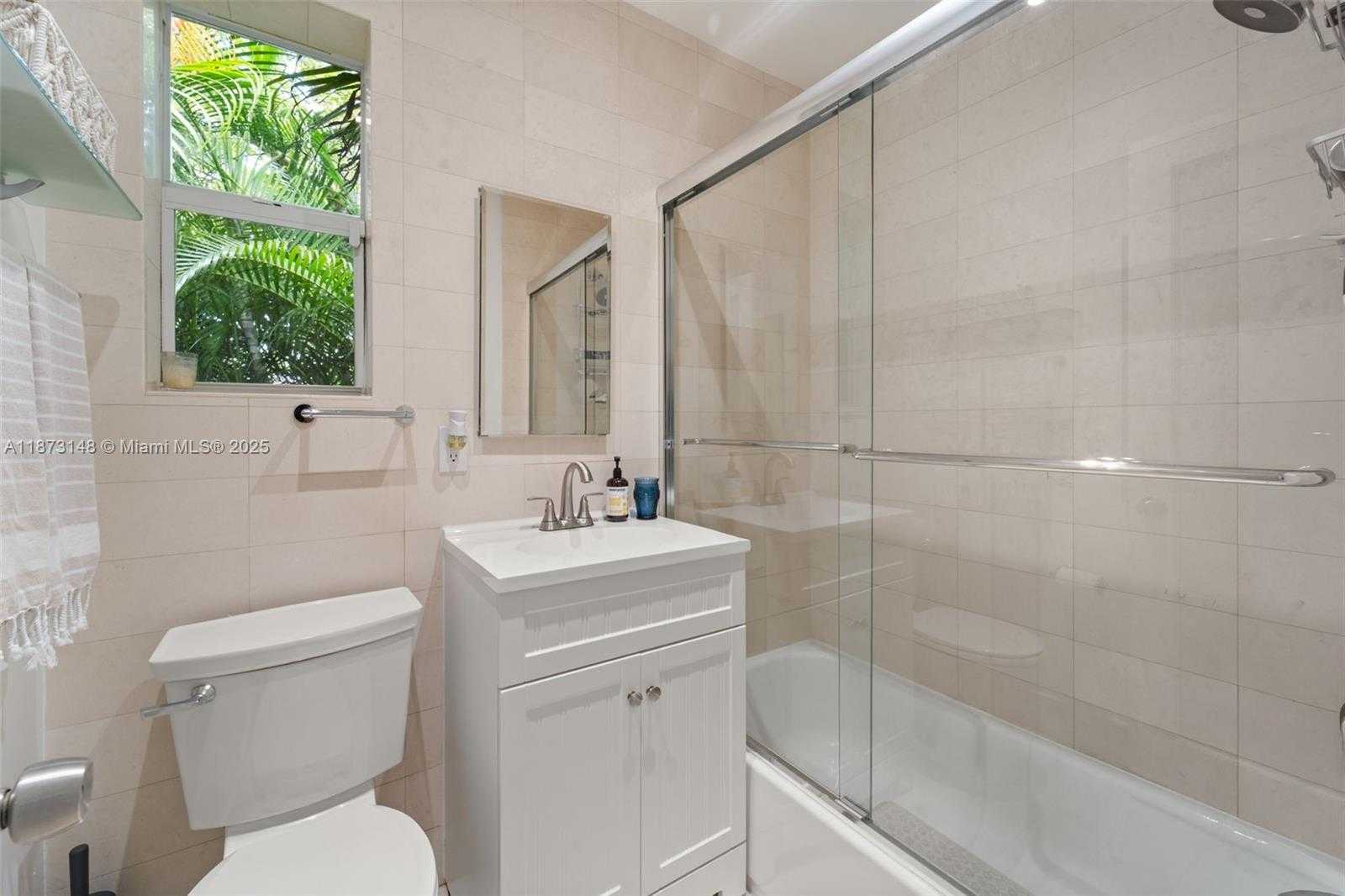 Small Image of 5 NORTH WEST 107TH ST, Miami Shores Number 16