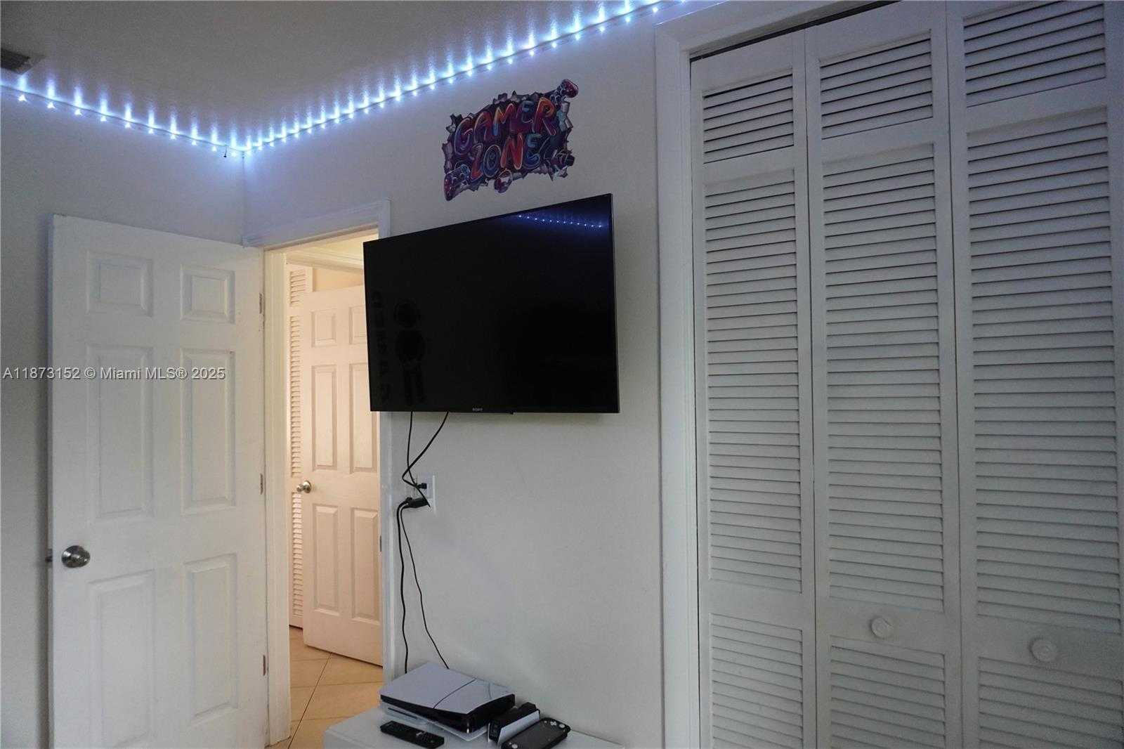 Small Image of 5211 TOWER DRIVE, Cape Coral Number 17