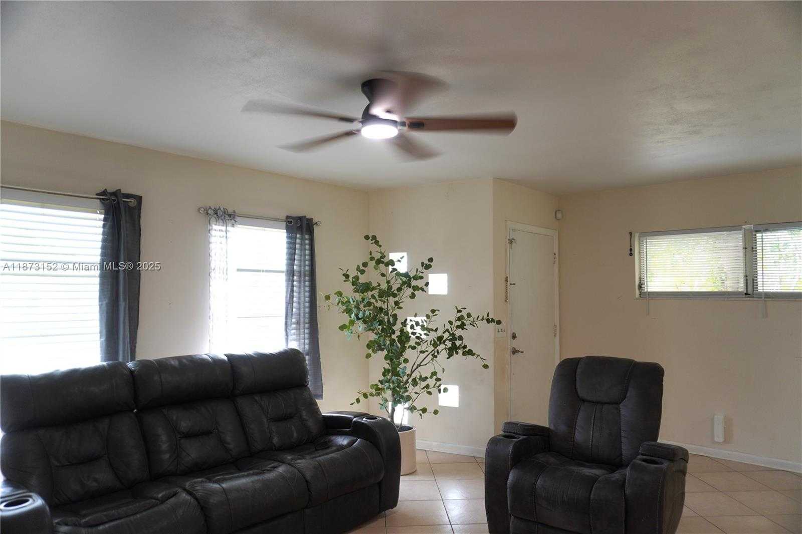 Small Image of 5211 TOWER DRIVE, Cape Coral Number 4