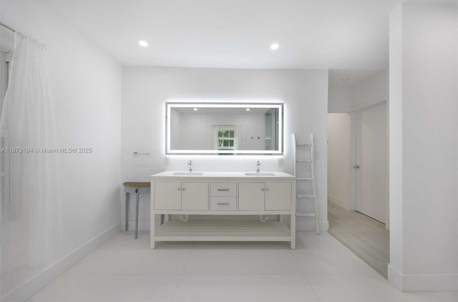 Small Image of 3951 PARK DR, Coconut Grove Number 11