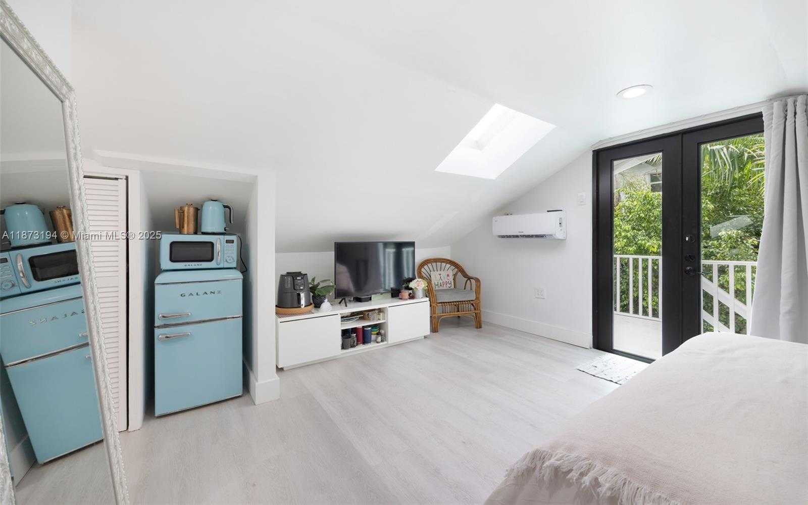 Small Image of 3951 PARK DR, Coconut Grove Number 18
