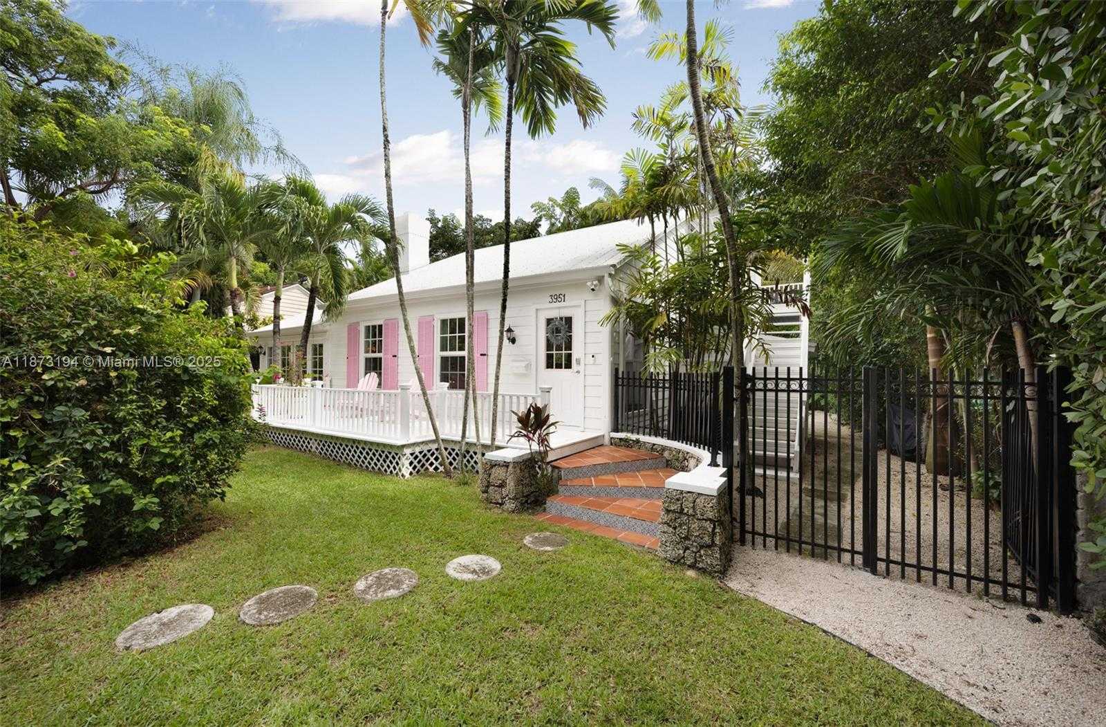Small Image of 3951 PARK DR, Coconut Grove Number 2