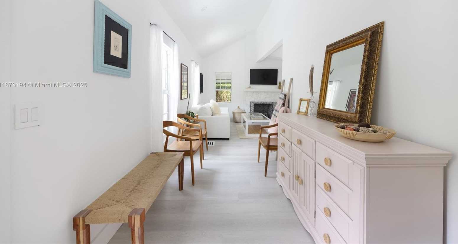 Small Image of 3951 PARK DR, Coconut Grove Number 4