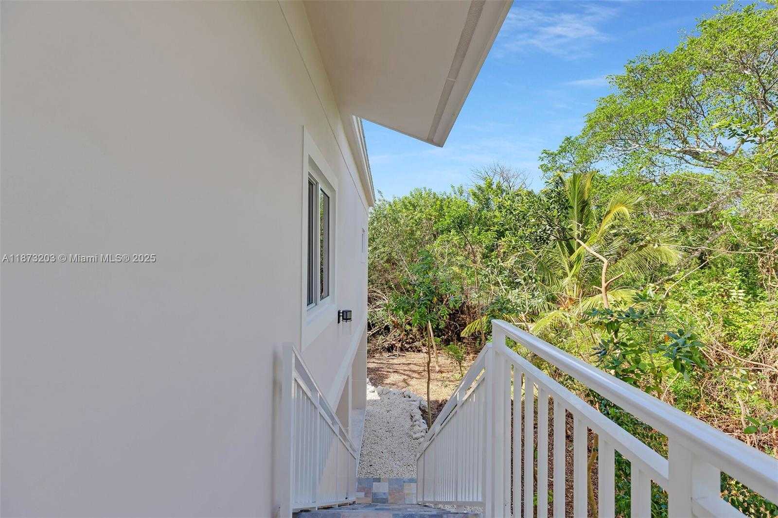 Small Image of Key Largo Number 26