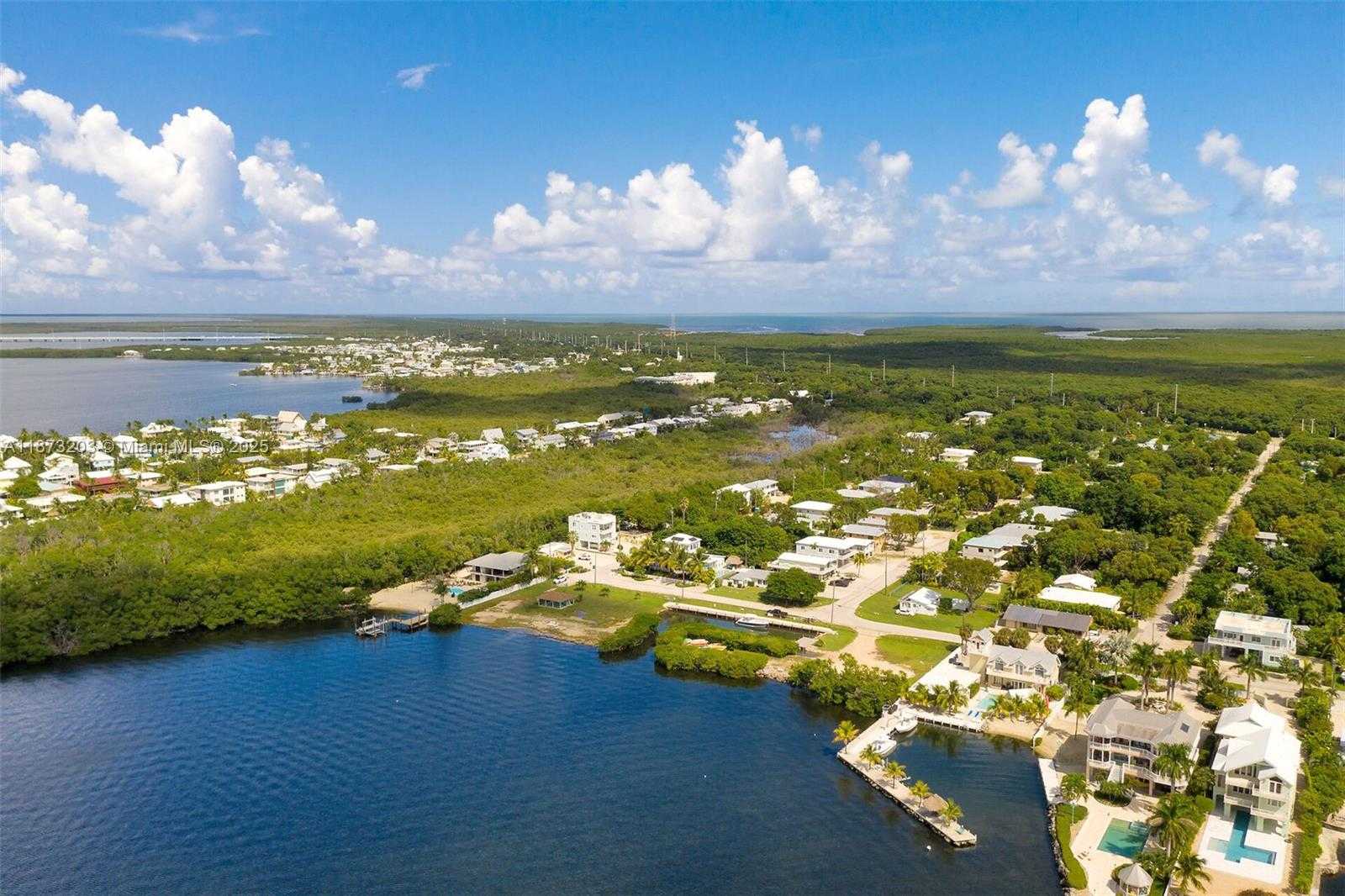 Small Image of Key Largo Number 30