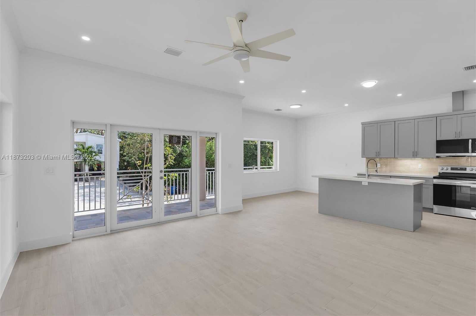 Small Image of Key Largo Number 9