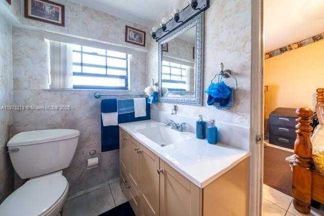 Small Image of 365 NORTH WEST 198TH ST, Miami Gardens Number 2