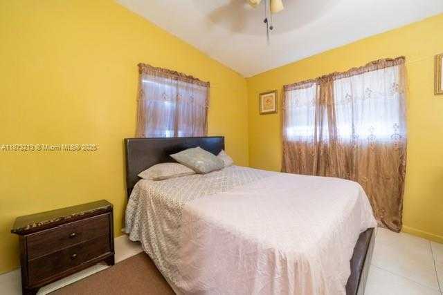 Small Image of 365 NORTH WEST 198TH ST, Miami Gardens Number 4