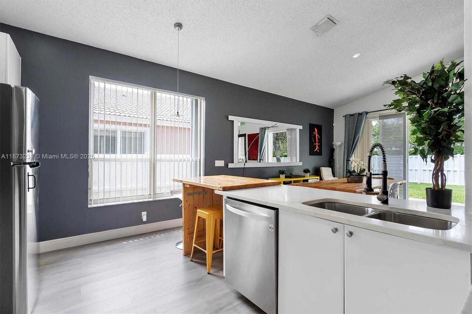 Small Image of 1572 NORTH WEST 135TH AVE, Pembroke Pines Number 19