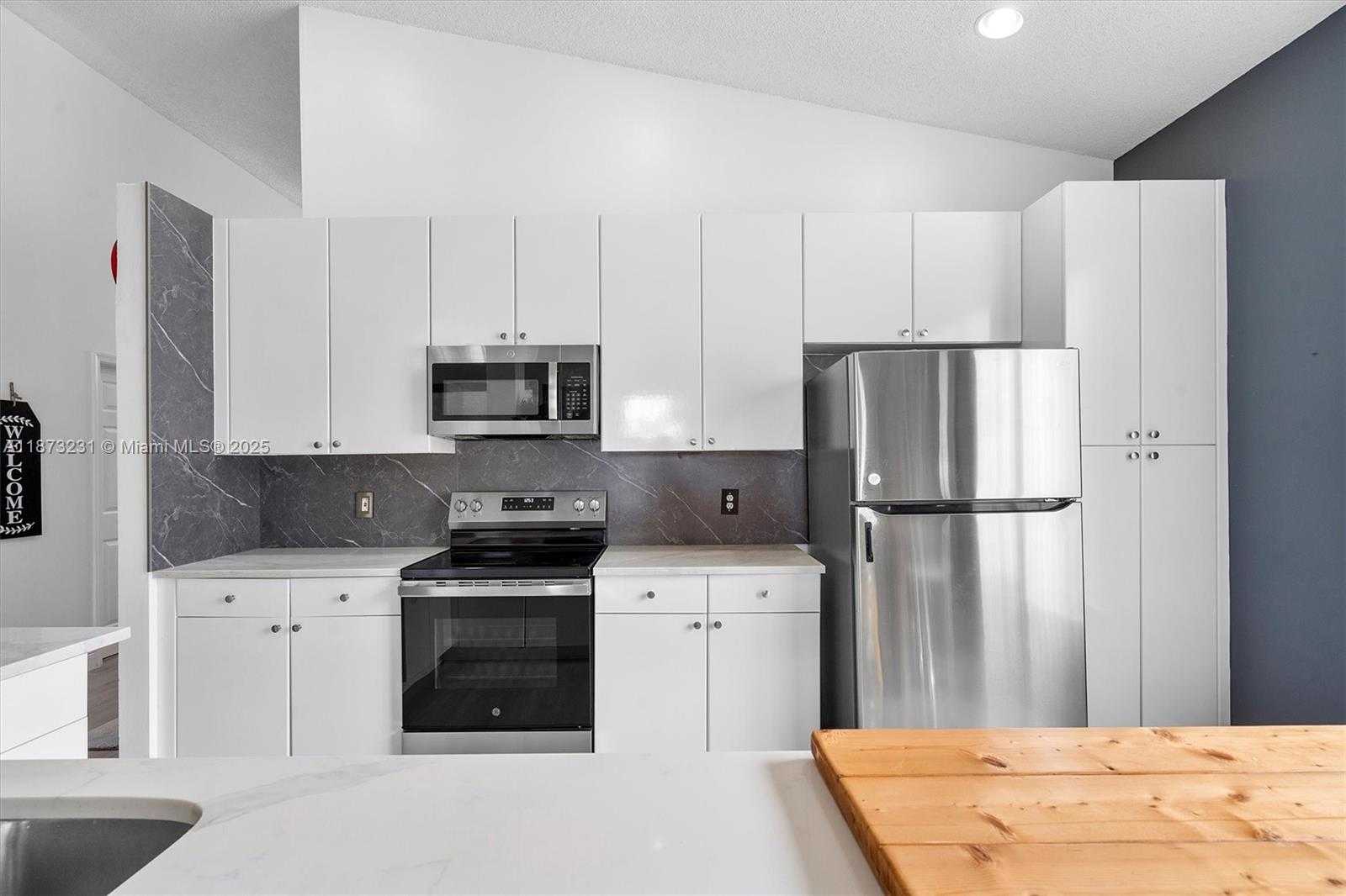 Small Image of 1572 NORTH WEST 135TH AVE, Pembroke Pines Number 24
