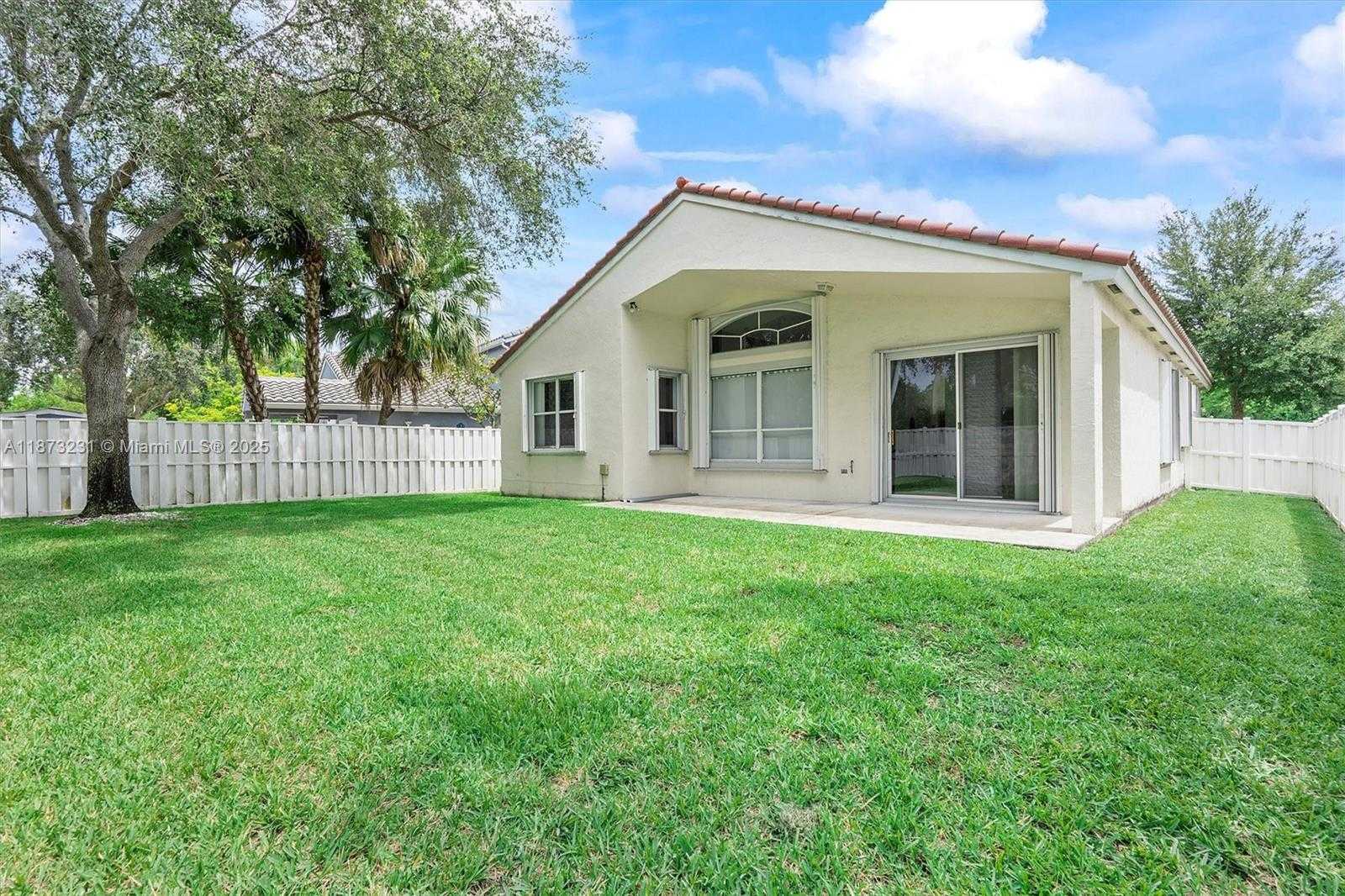 Small Image of 1572 NORTH WEST 135TH AVE, Pembroke Pines Number 41