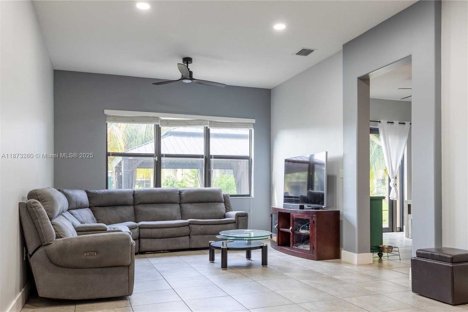Small Image of 9176 SOUTH WEST 36TH MNR, Miramar Number 3