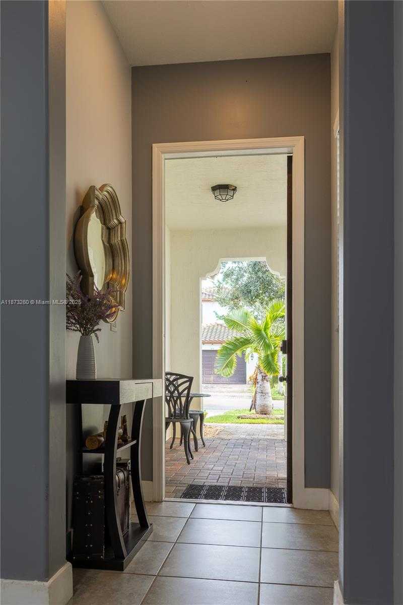Small Image of 9176 SOUTH WEST 36TH MNR, Miramar Number 4