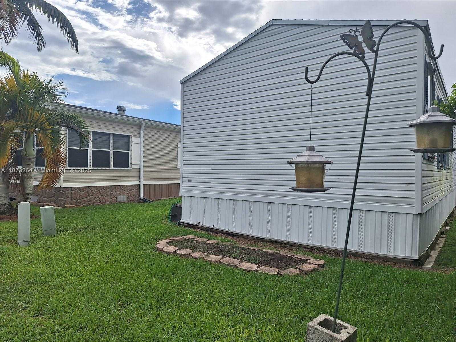 Small Image of 35303 SOUTH WEST 180TH AVE LOT 412, Homestead Number 25