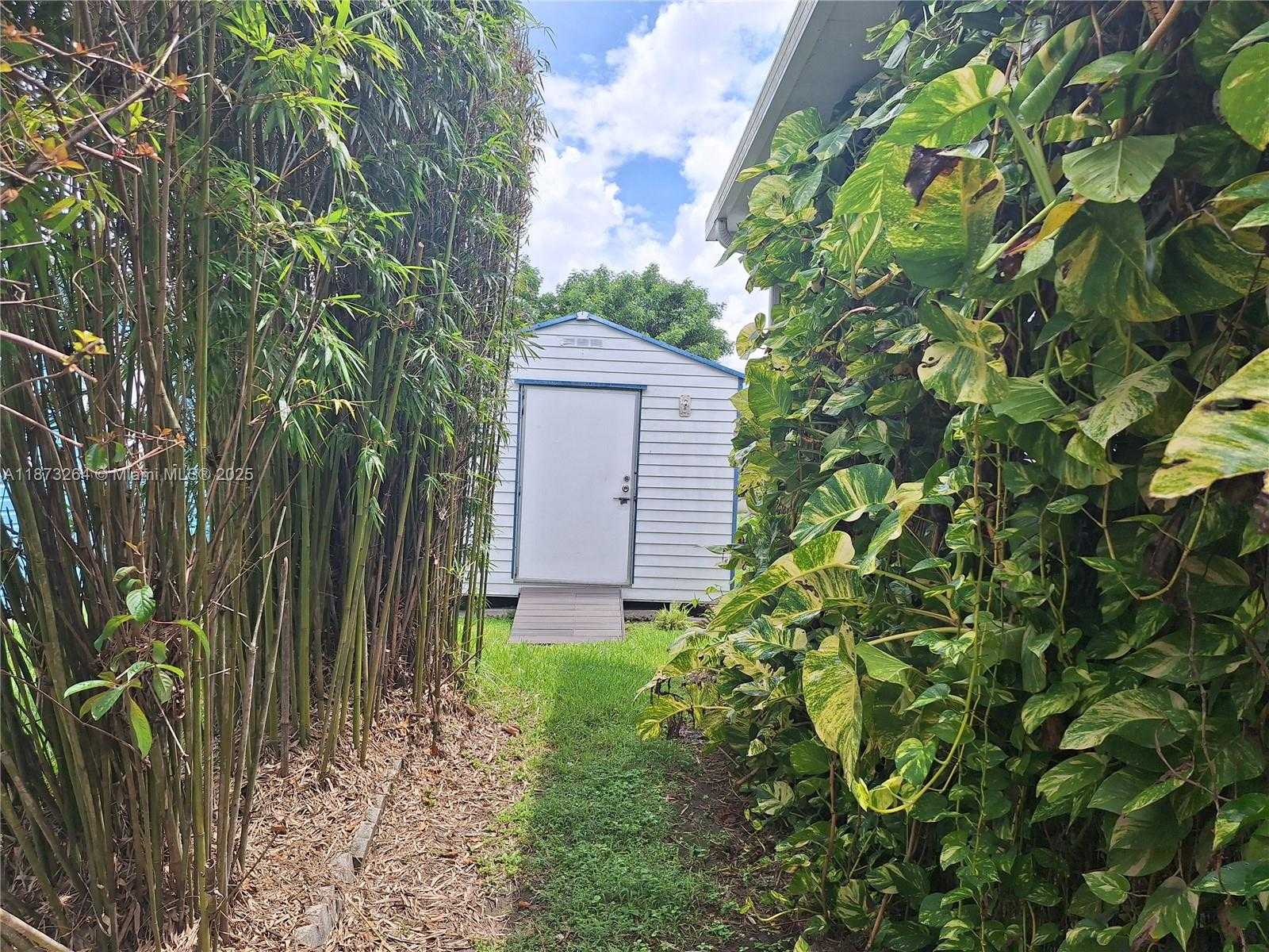 Small Image of 35303 SOUTH WEST 180TH AVE LOT 412, Homestead Number 4