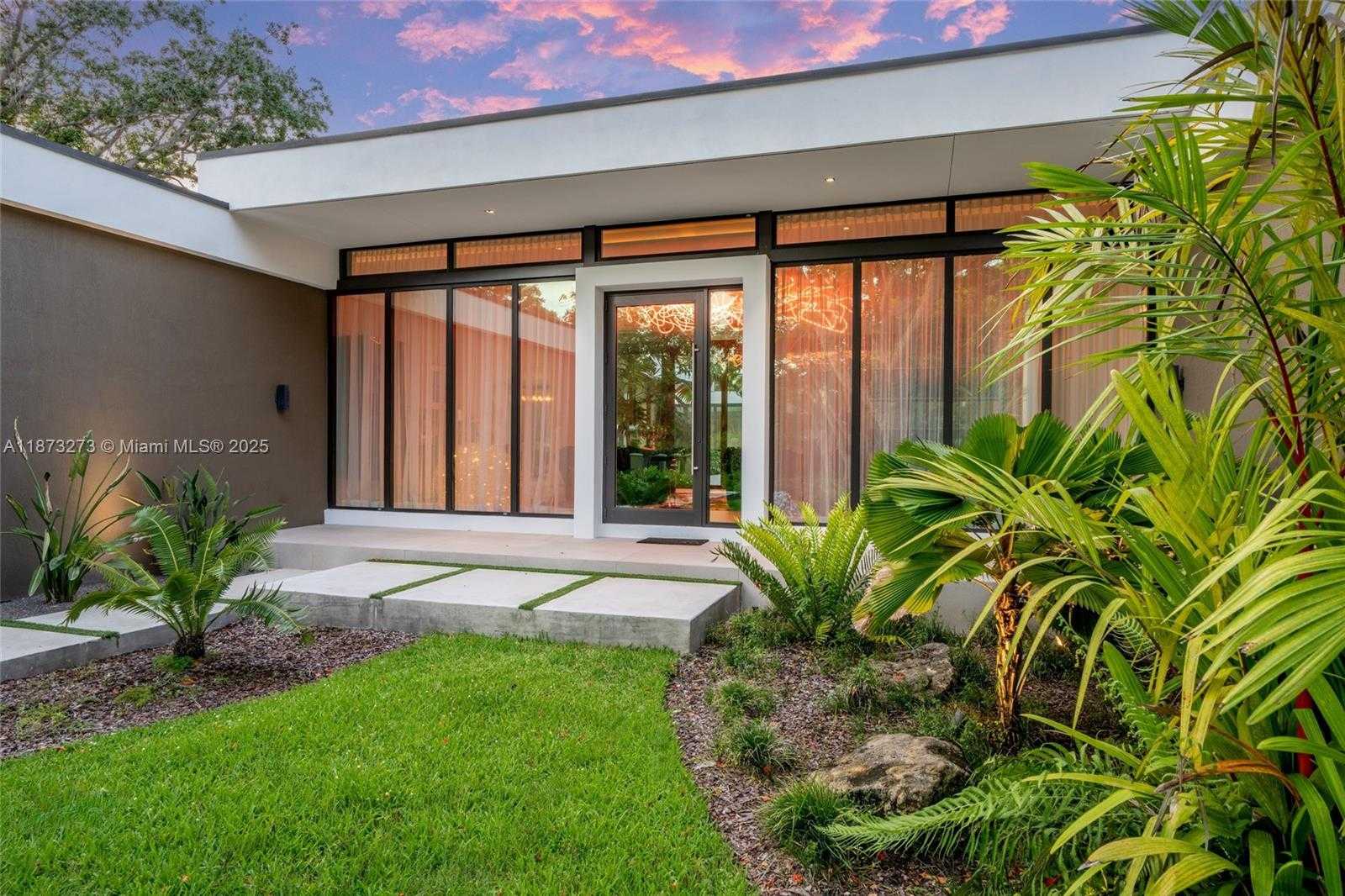 Small Image of 12100 SOUTH WEST 79TH AVE, Pinecrest Number 7