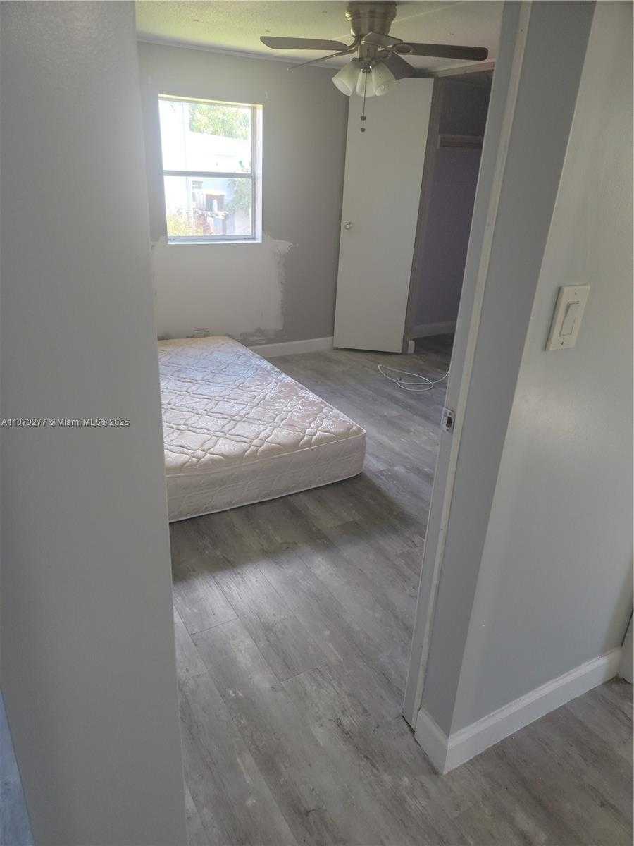 Small Image of 21610 NORTH WEST 7TH CT, Pembroke Pines Number 2