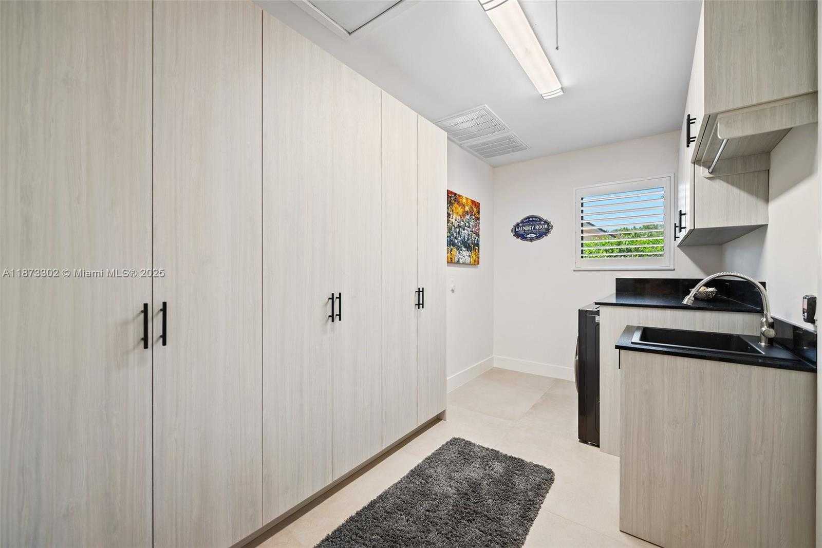 Small Image of 10304 SOUTH WEST 87TH CT, Miami Number 28