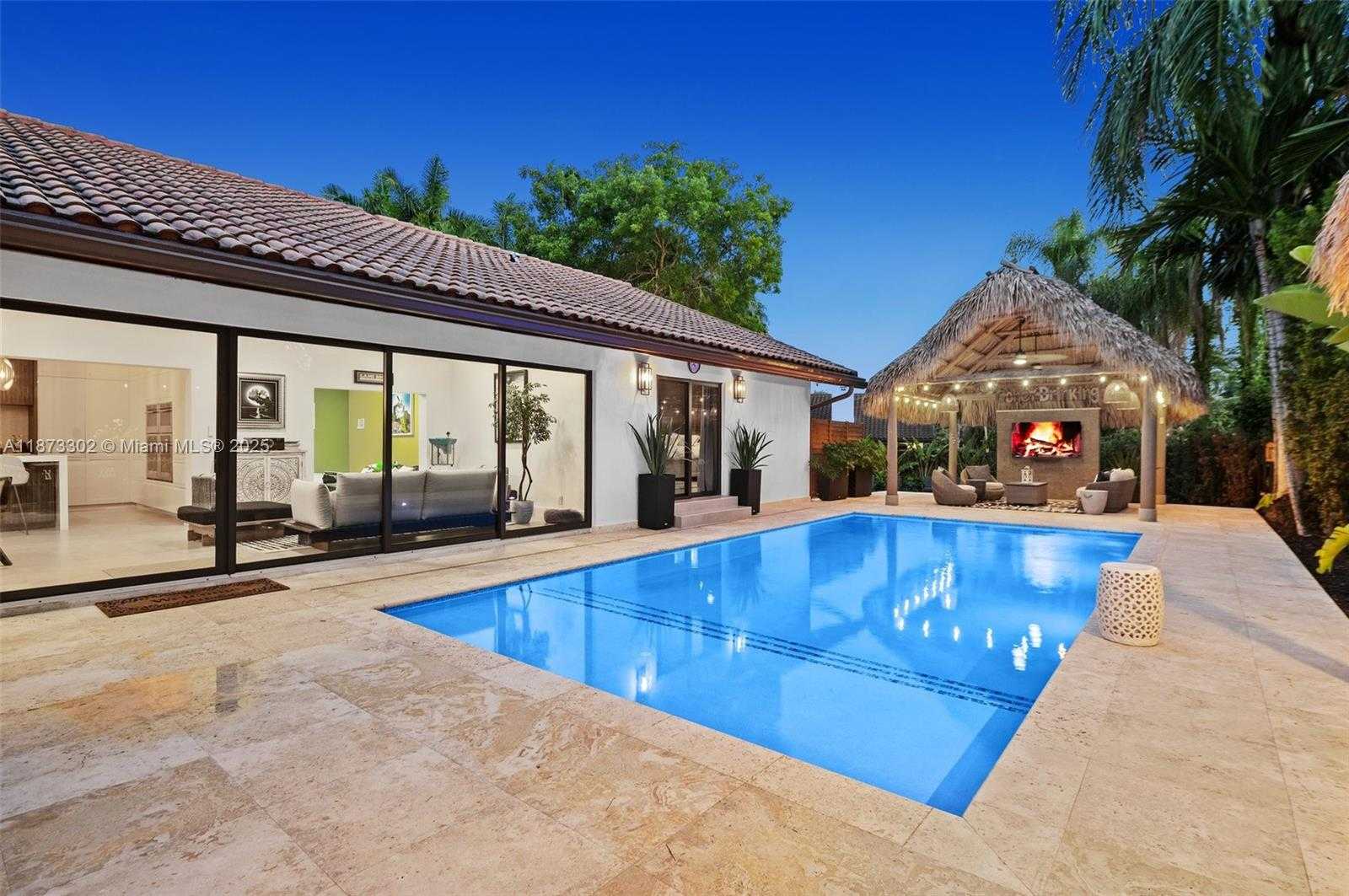 Small Image of 10304 SOUTH WEST 87TH CT, Miami Number 34