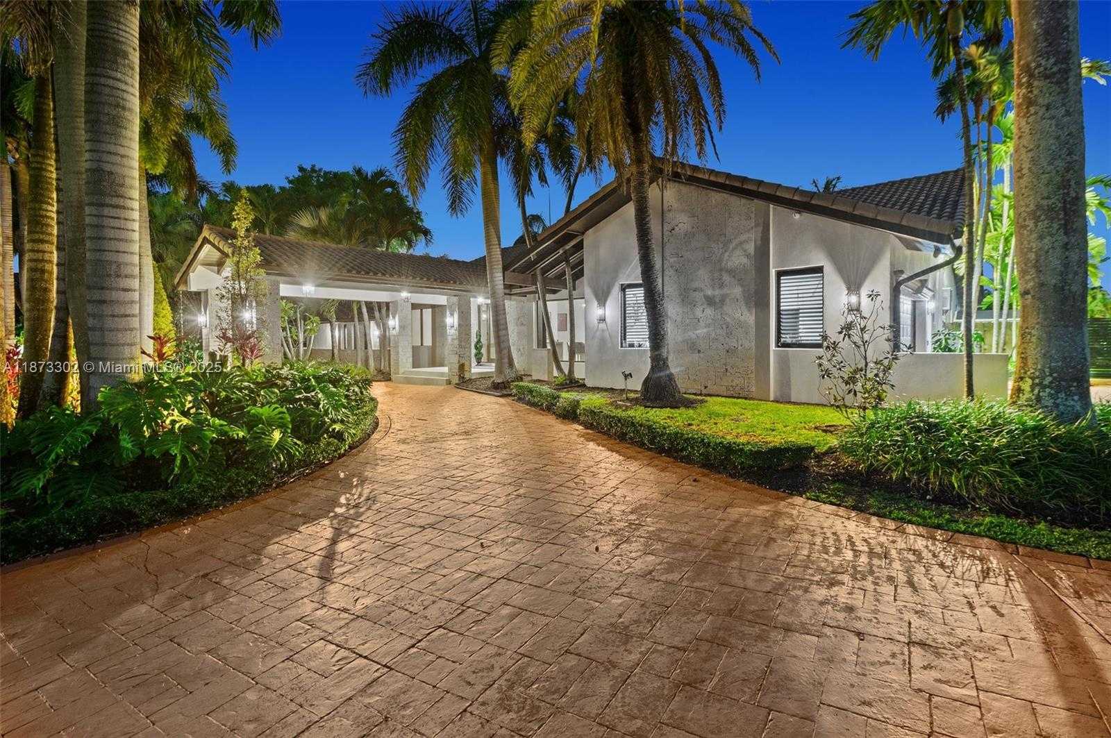 Small Image of 10304 SOUTH WEST 87TH CT, Miami Number 57